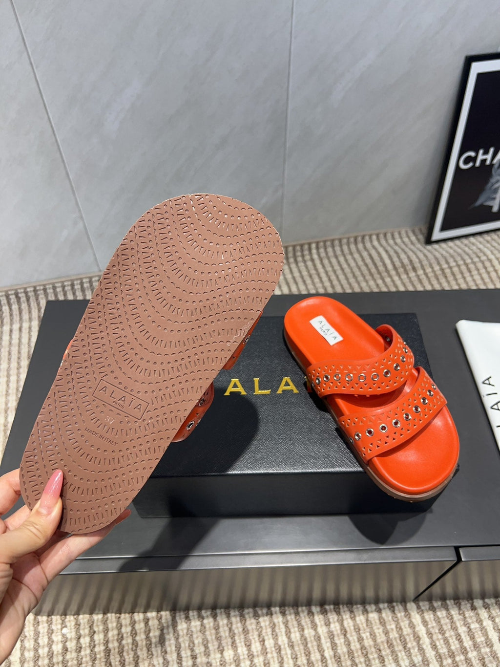 ALAIA DOUBLE-STRAP SANDALS 25S IN ORANGE CALFSKIN