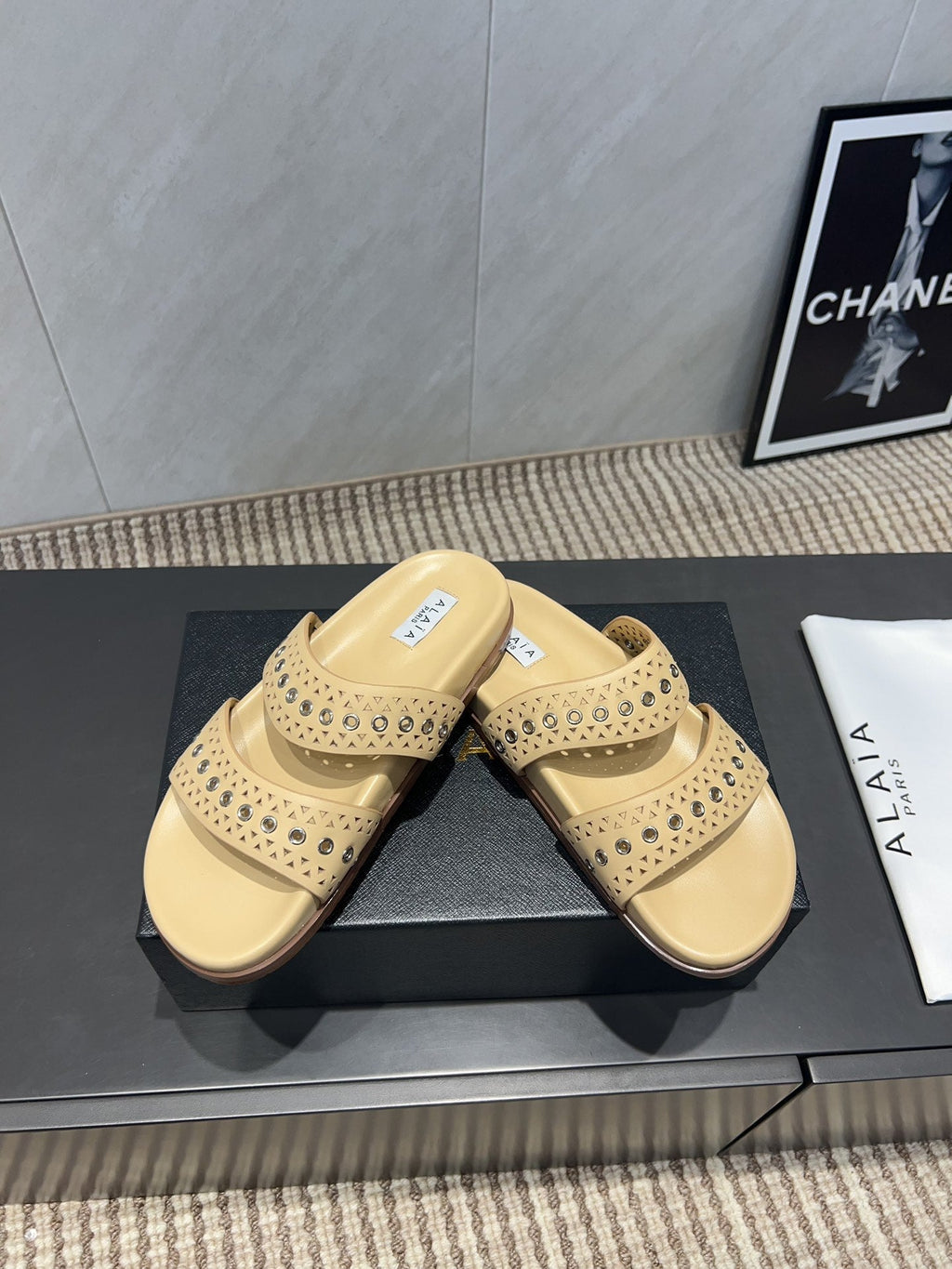 ALAIA DOUBLE-STRAP SANDALS 25S IN BEIGE CALFSKIN