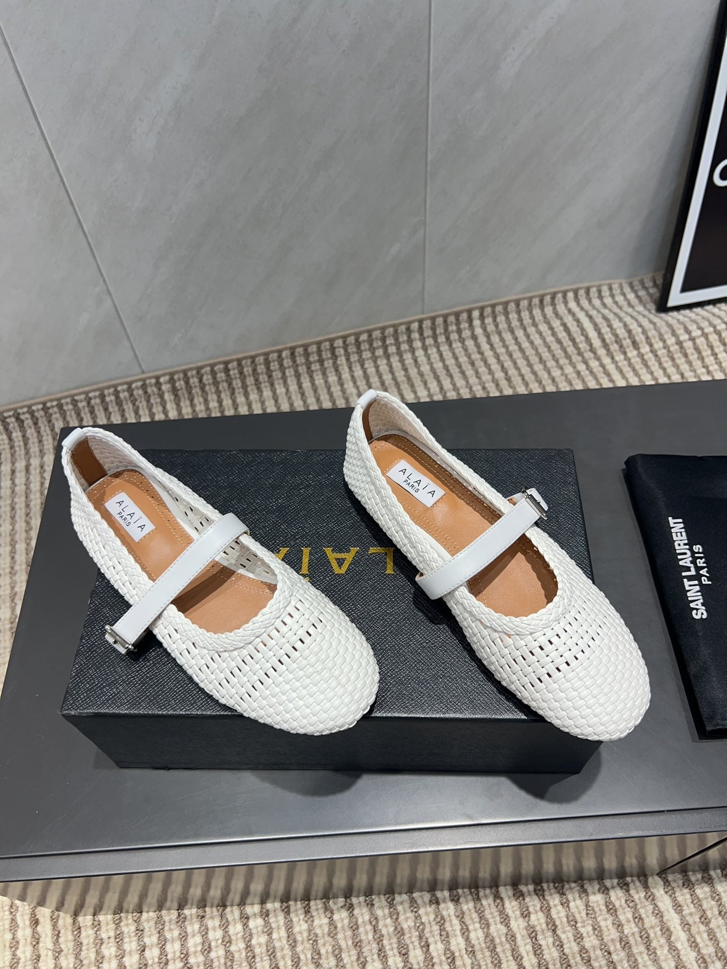 ALAIA MARY JANE FLATS WOVEN PATTERN 25S IN WHITE CALFSKIN