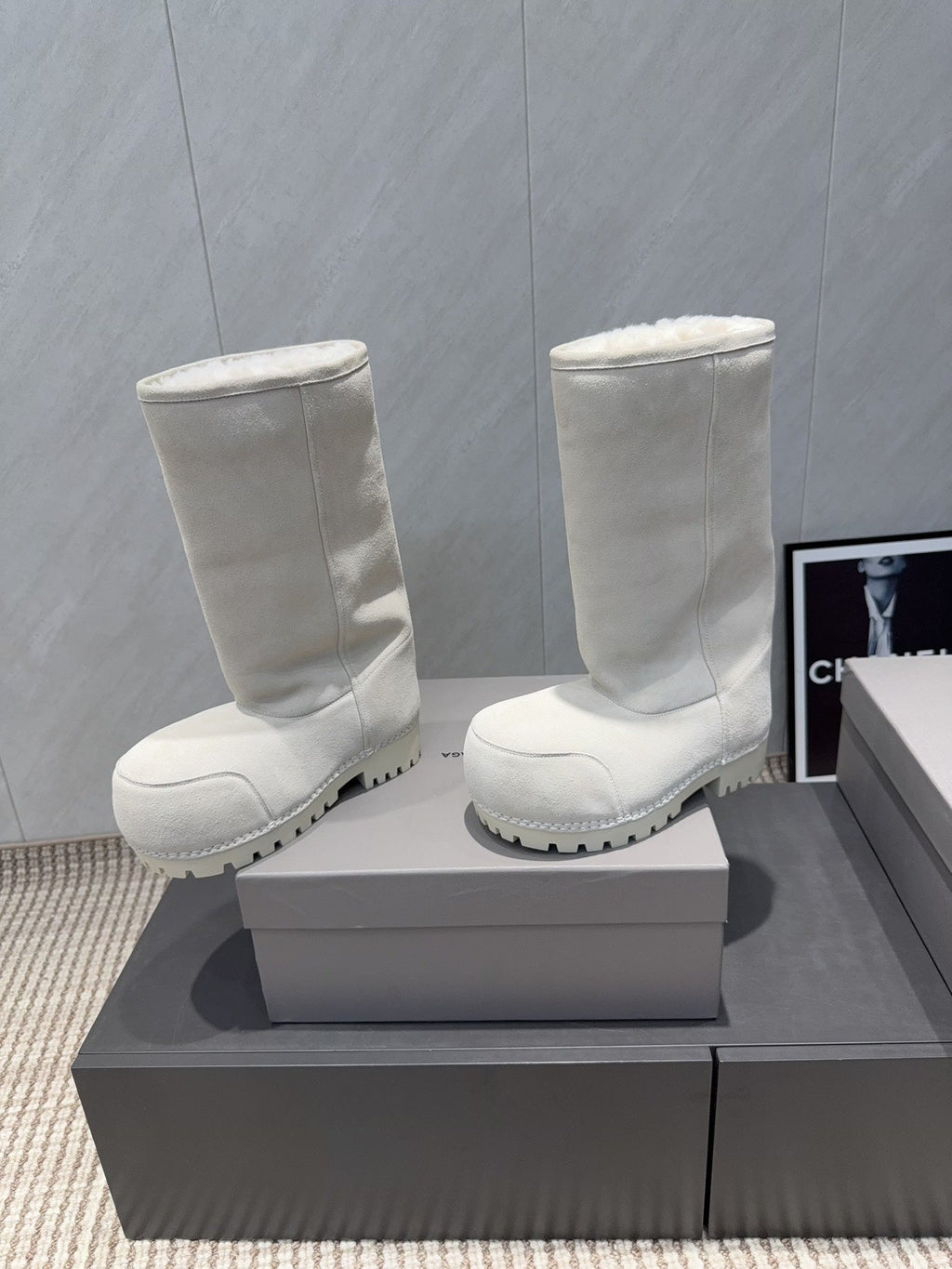 BALENCIAGA 25S BOOTS PLATFORM HEEL IN WHITE SUEDE STYLE 3