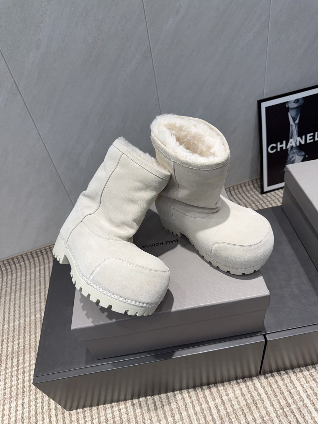 BALENCIAGA 25S LOW ANKLE BOOTS PLATFORM HEEL IN WHITE SUEDE STYLE 2