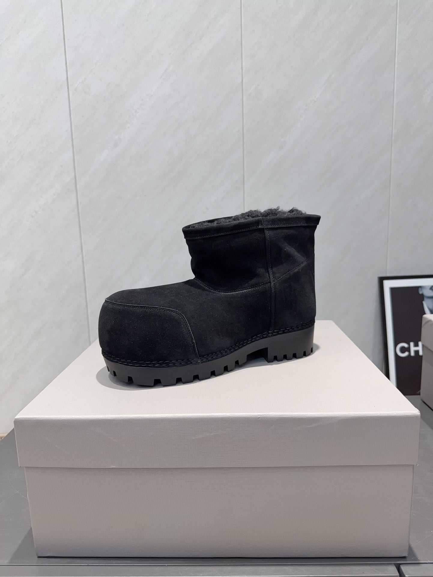 BALENCIAGA 25S LOW ANKLE BOOTS PLATFORM HEEL IN BLACK SUEDE STYLE 8