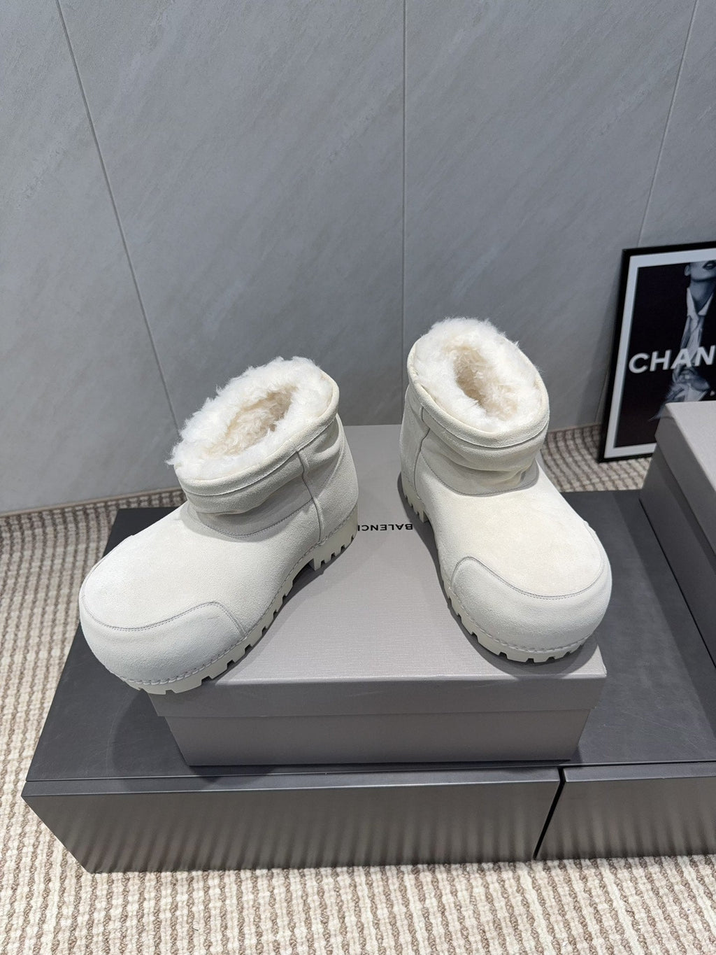 BALENCIAGA 25S LOW ANKLE BOOTS PLATFORM HEEL IN WHITE SUEDE STYLE 1