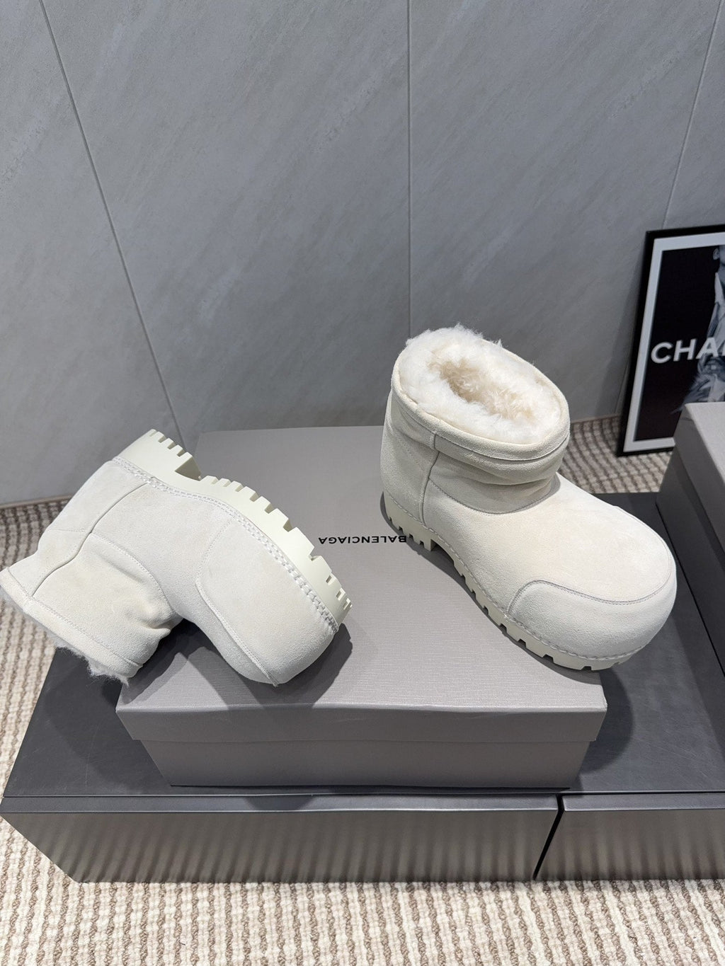 BALENCIAGA 25S LOW ANKLE BOOTS PLATFORM HEEL IN WHITE SUEDE STYLE 1