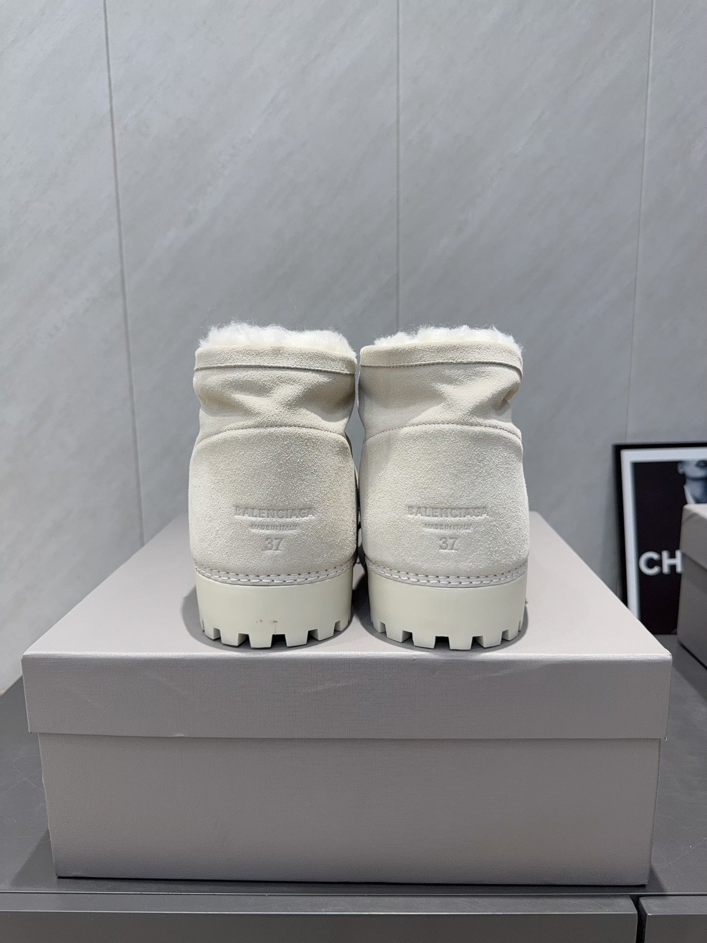 BALENCIAGA 25S LOW ANKLE BOOTS PLATFORM HEEL IN WHITE SUEDE STYLE 1