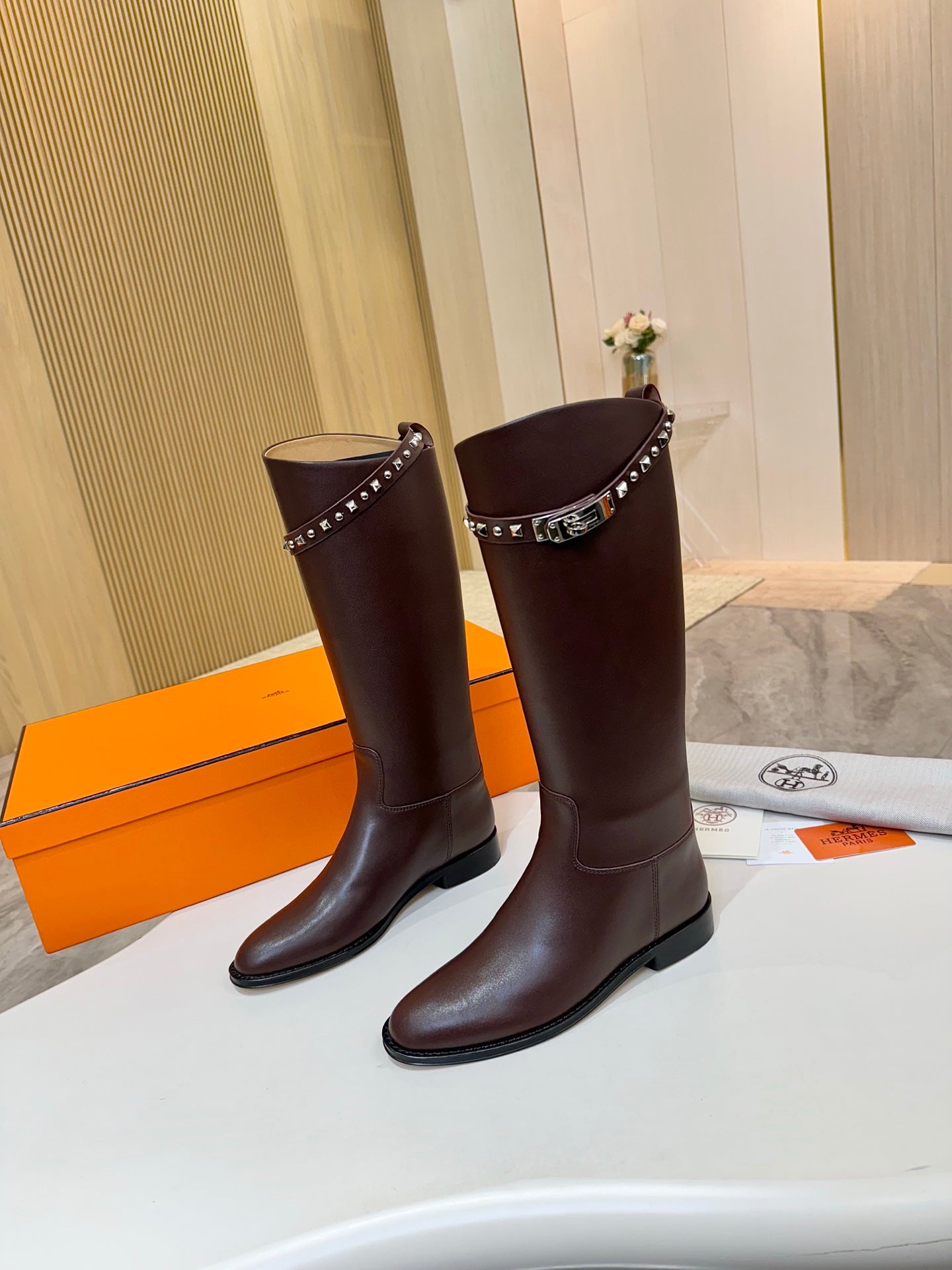 HM 25S KNEE-HIGH FLAT BOOTS IN DARK BROWN LAMBSKIN WITH SILVER HARDWARE