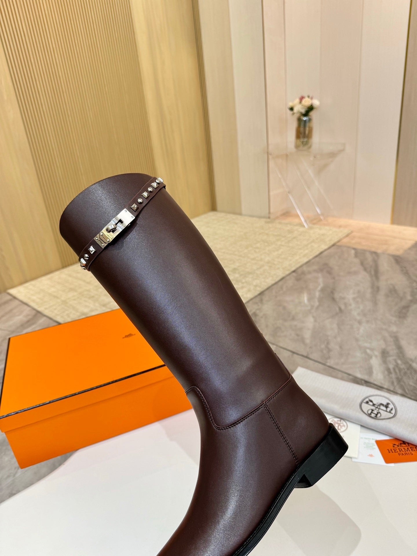 HM 25S KNEE-HIGH FLAT BOOTS IN DARK BROWN LAMBSKIN WITH SILVER HARDWARE