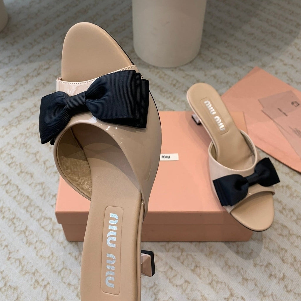 Nude Beige Mid - Heels With Black Bow Calfskin