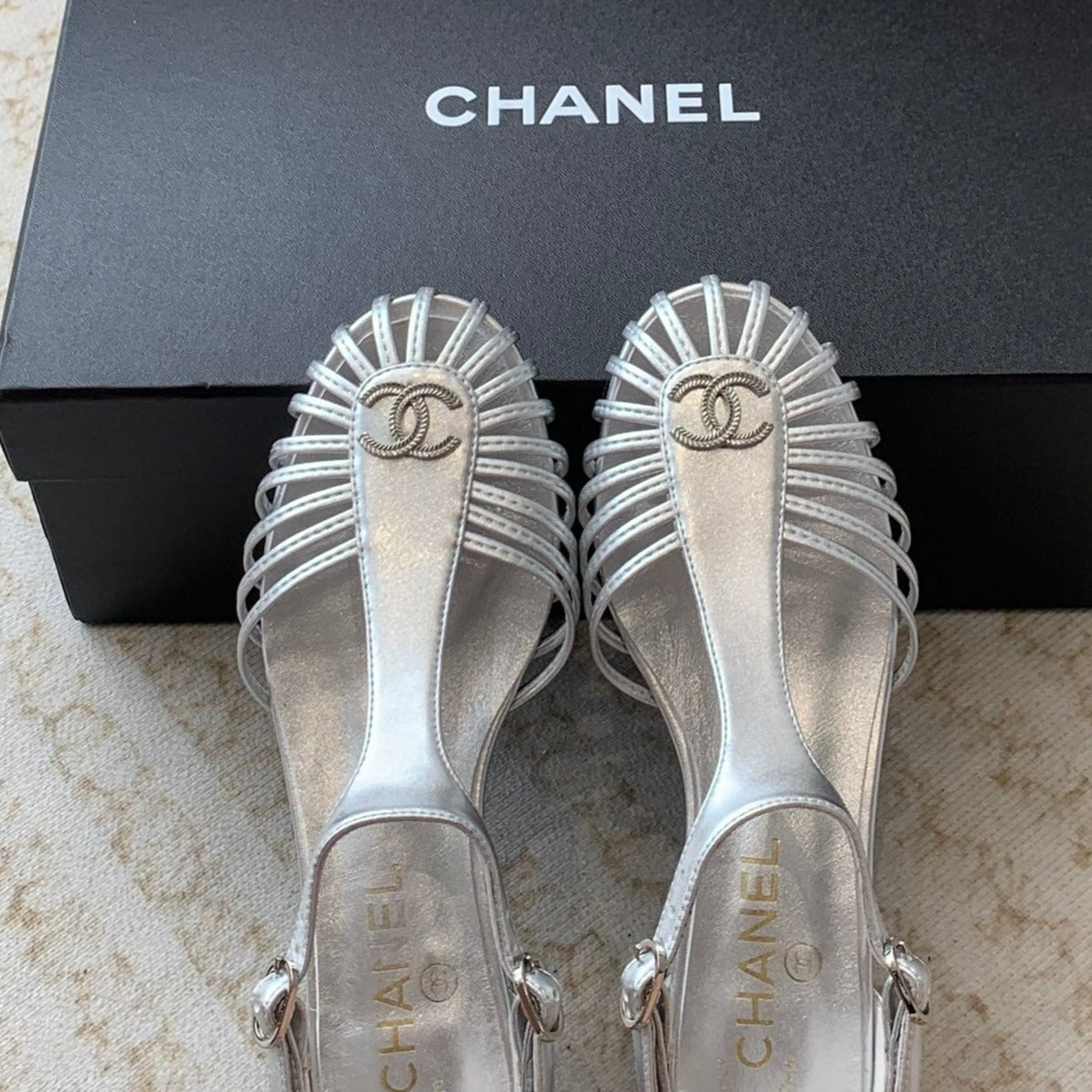 Summer New Hollow Roman Sandals Silver Sheepskin