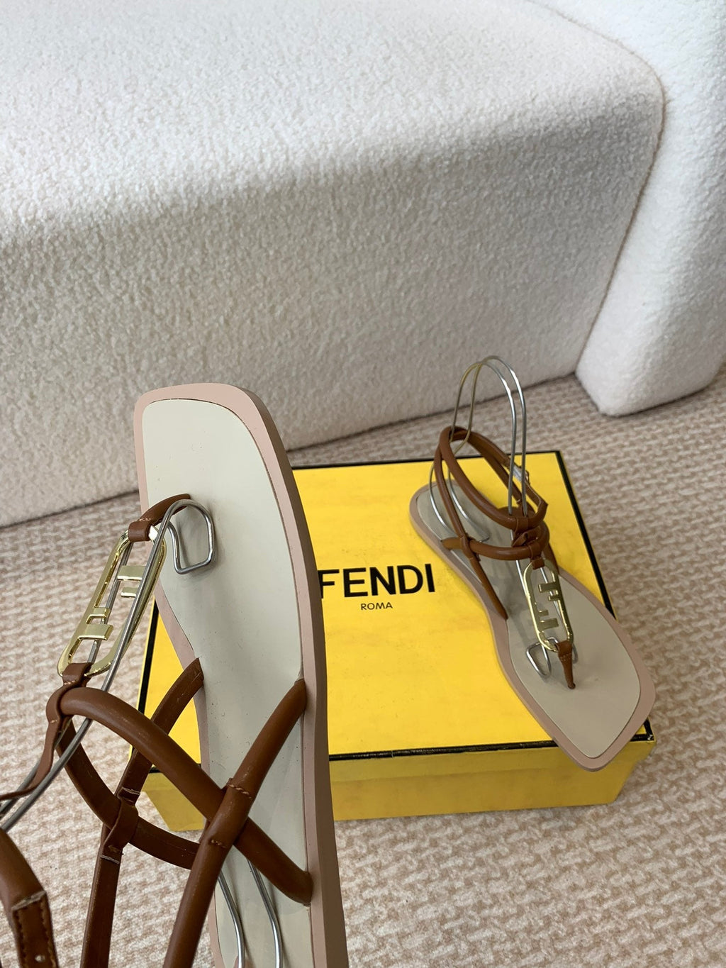 FENDI O'LOCK THONG SANDAL BROWN CALFSKIN WITH GOLD HARDWARE