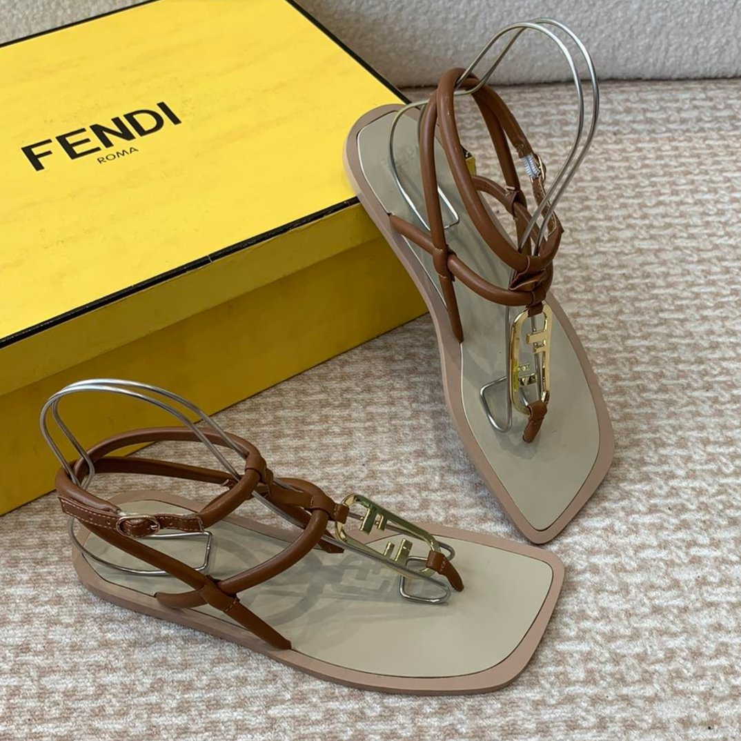 FENDI O'LOCK THONG SANDAL BROWN CALFSKIN WITH GOLD HARDWARE