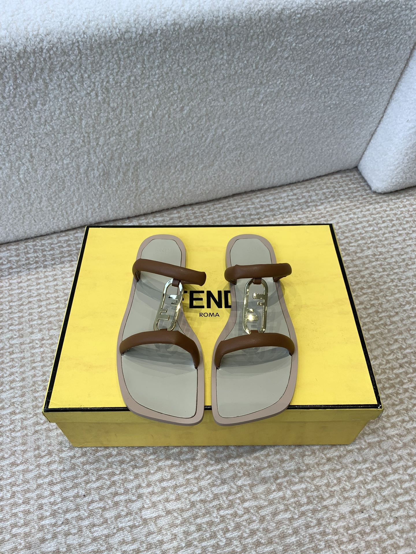 FENDI O'LOCK SLIDES BROWN CALFSKIN WITH GOLD HARDWARE
