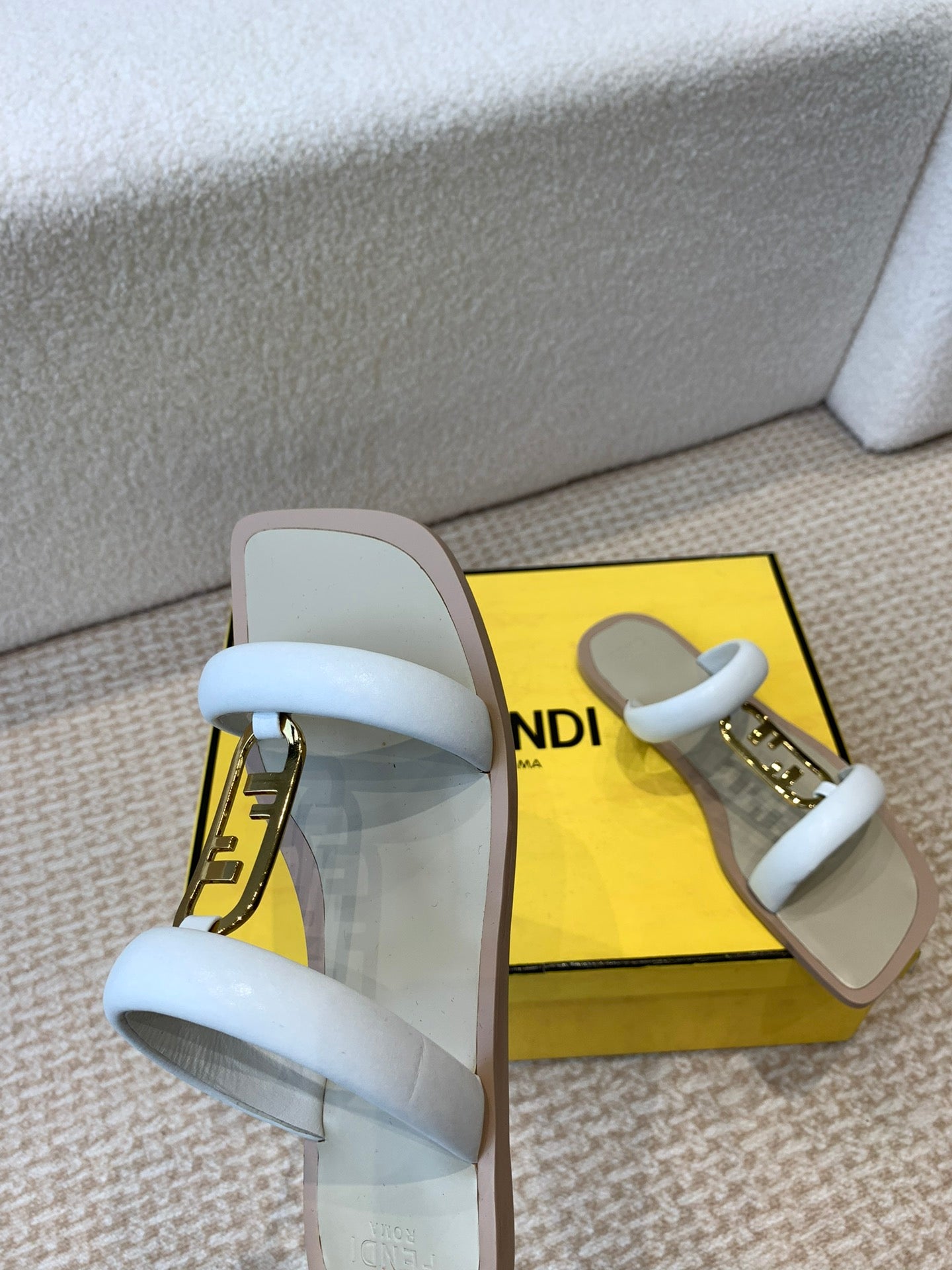 FENDI O'LOCK SLIDES WHITE CALFSKIN WITH GOLD HARDWARE