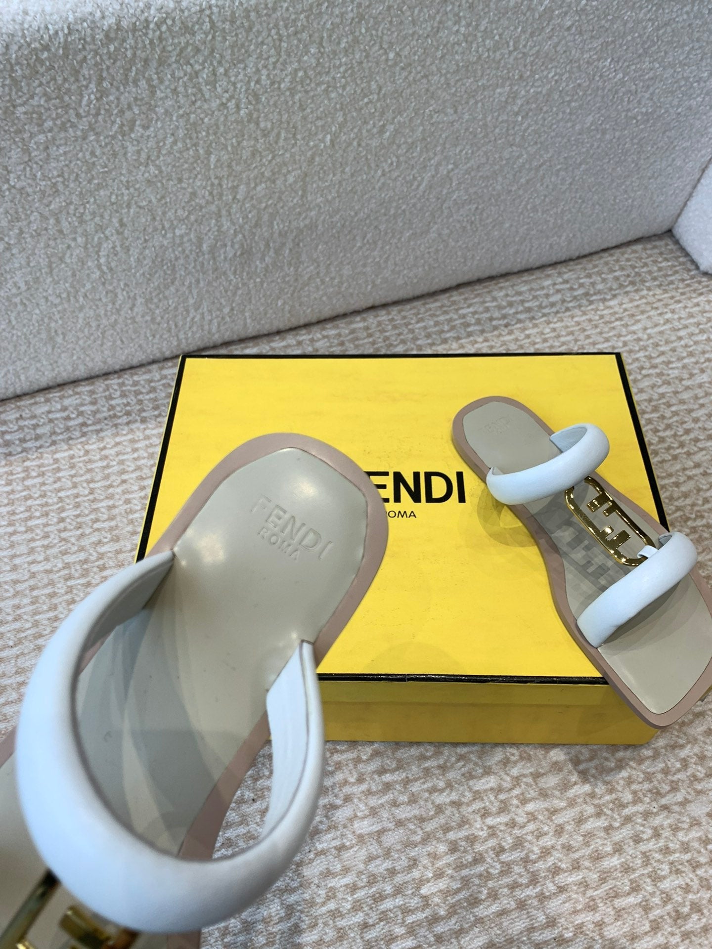 FENDI O'LOCK SLIDES WHITE CALFSKIN WITH GOLD HARDWARE