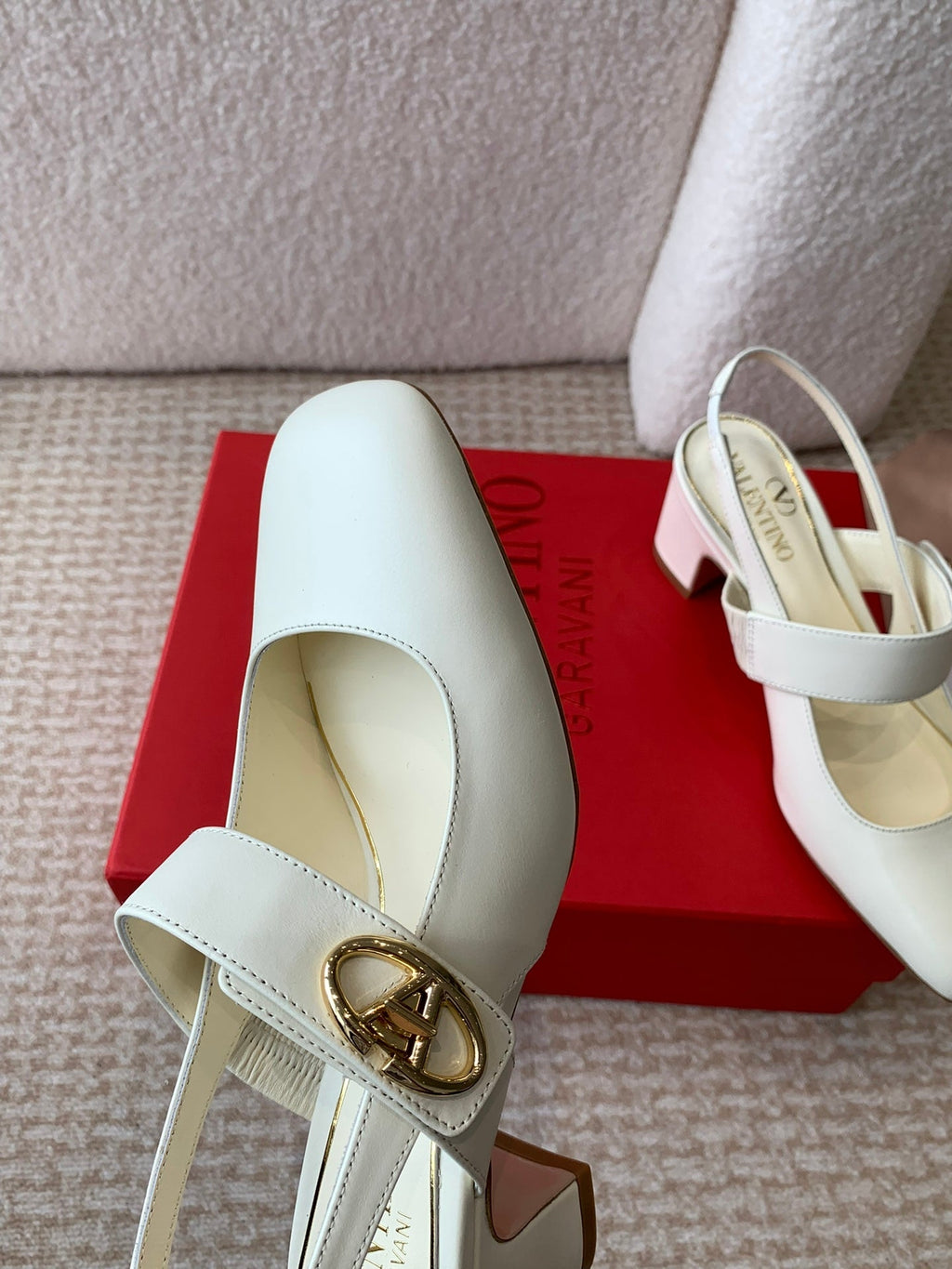 VLOGO LOCKER MARY-JANE SLINGBACK PUMPS IN WHITE CALFSKIN 65 MM