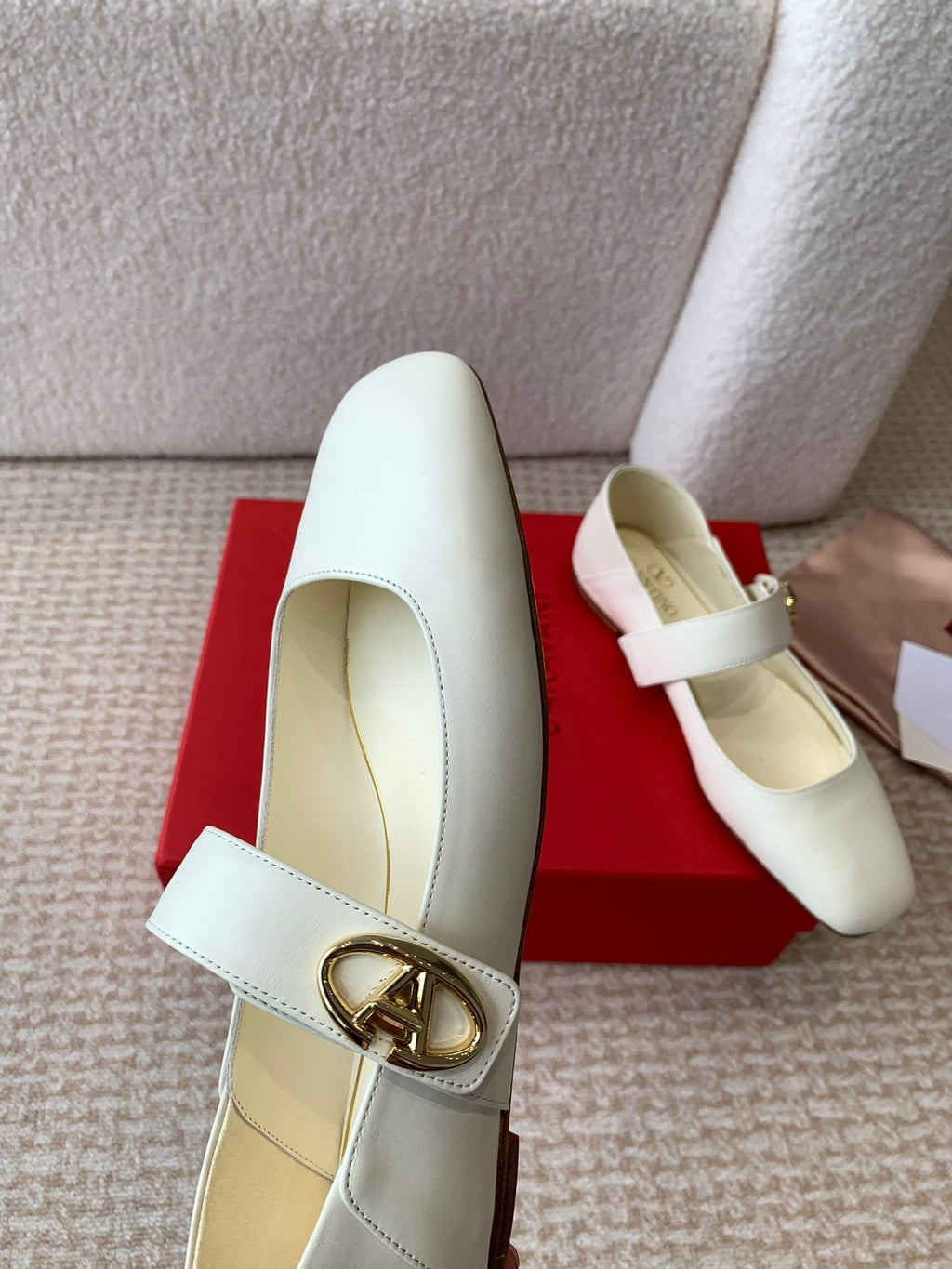 VLOGO LOCKER MARY-JANE BALLERINA IN WHITE CALFSKIN
