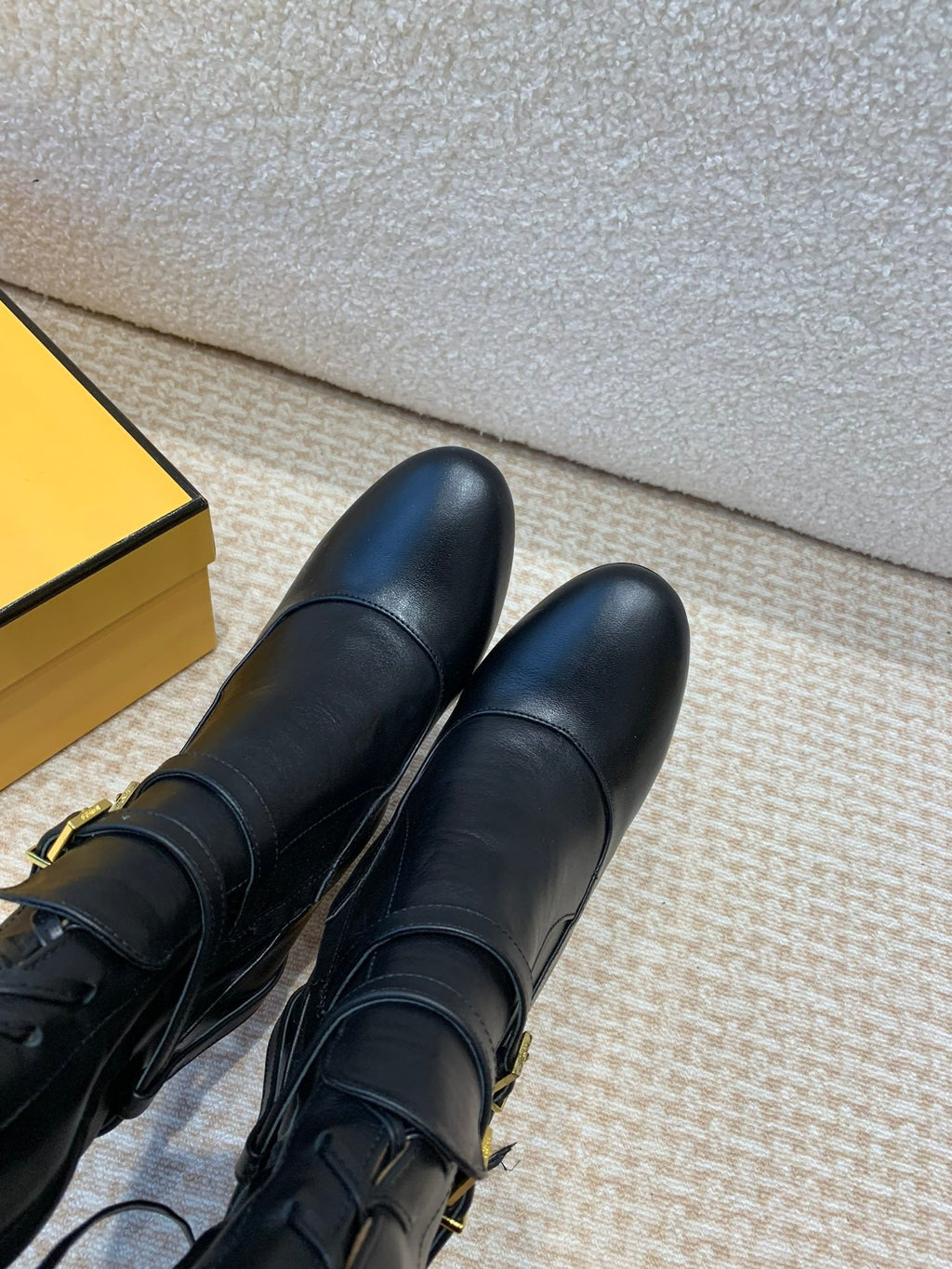 FE FEEL SANDALS IN BROWN AND BLACK FABRIC