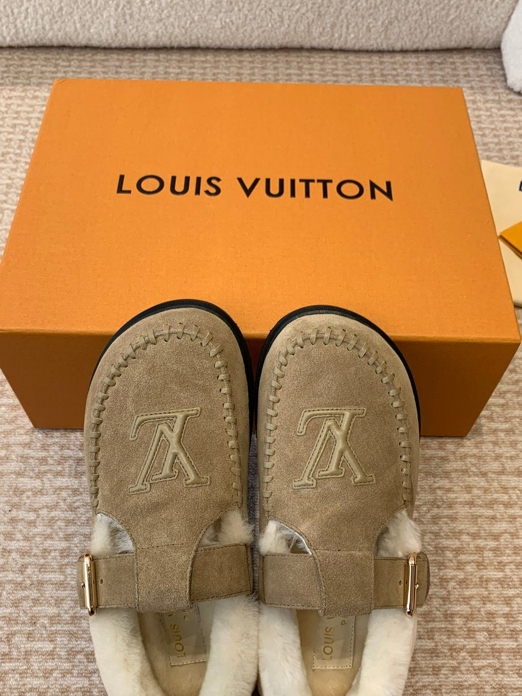 COLORADO COMFORT MARY JANE IN KHAKI GREEN SUEDE AND SHEARLING LINING