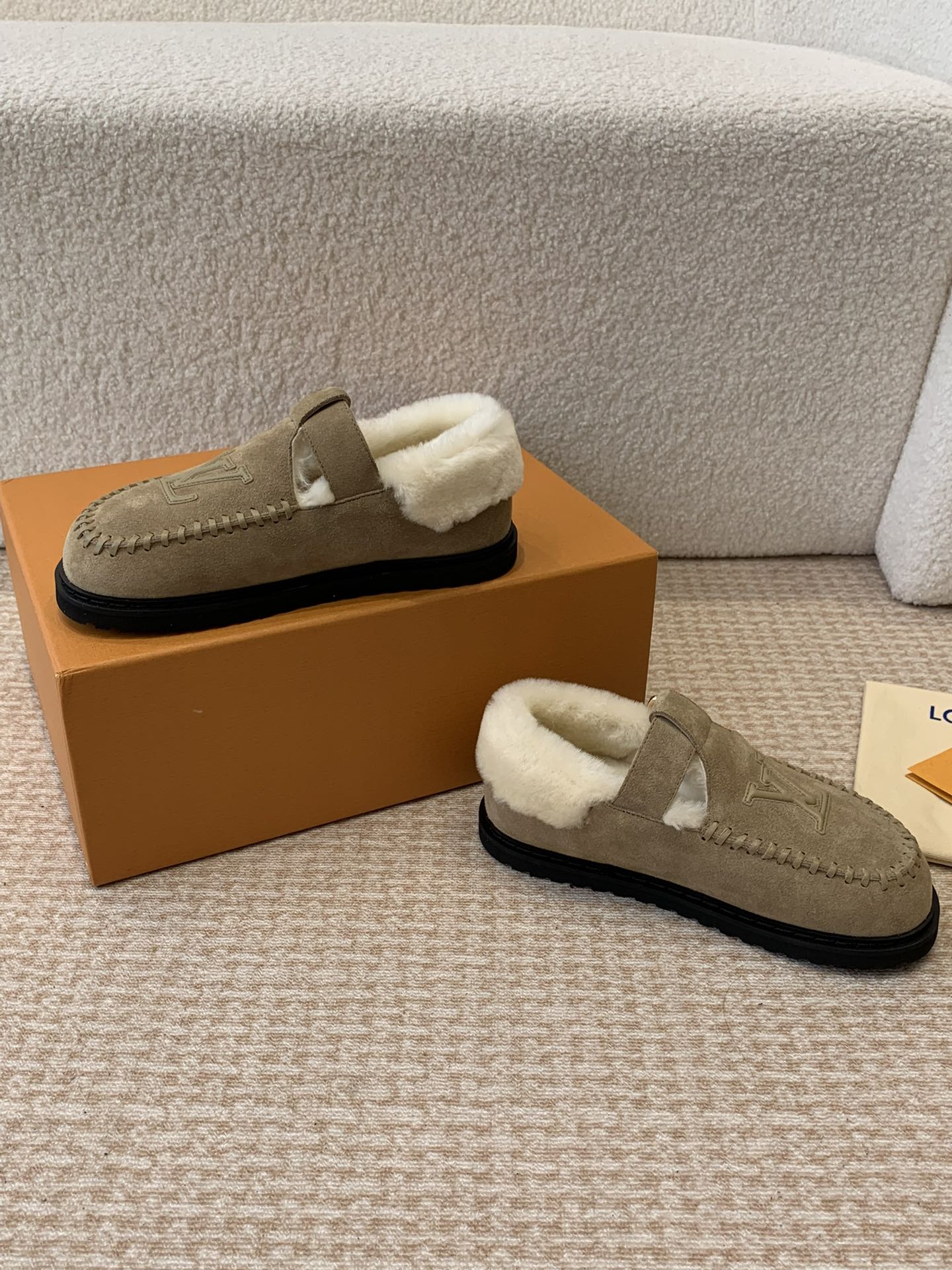 COLORADO COMFORT MARY JANE IN KHAKI GREEN SUEDE AND SHEARLING LINING