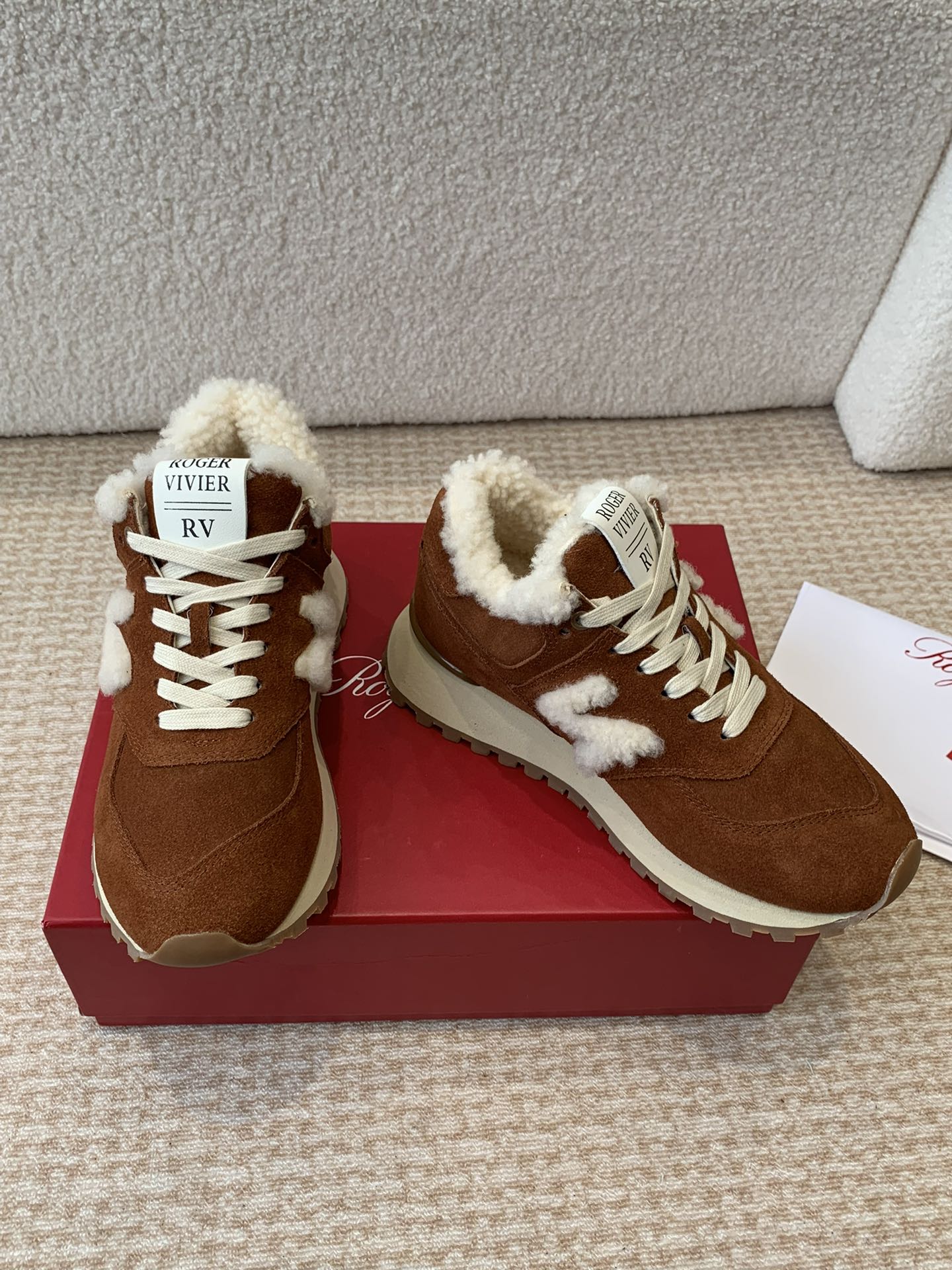 VIV' RUN SNEAKER IN BROWN SUEDE AND SHEARLING