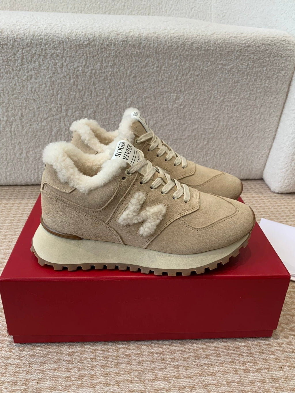 VIV' RUN SNEAKER IN LIGHT BROWN SUEDE AND SHEARLING