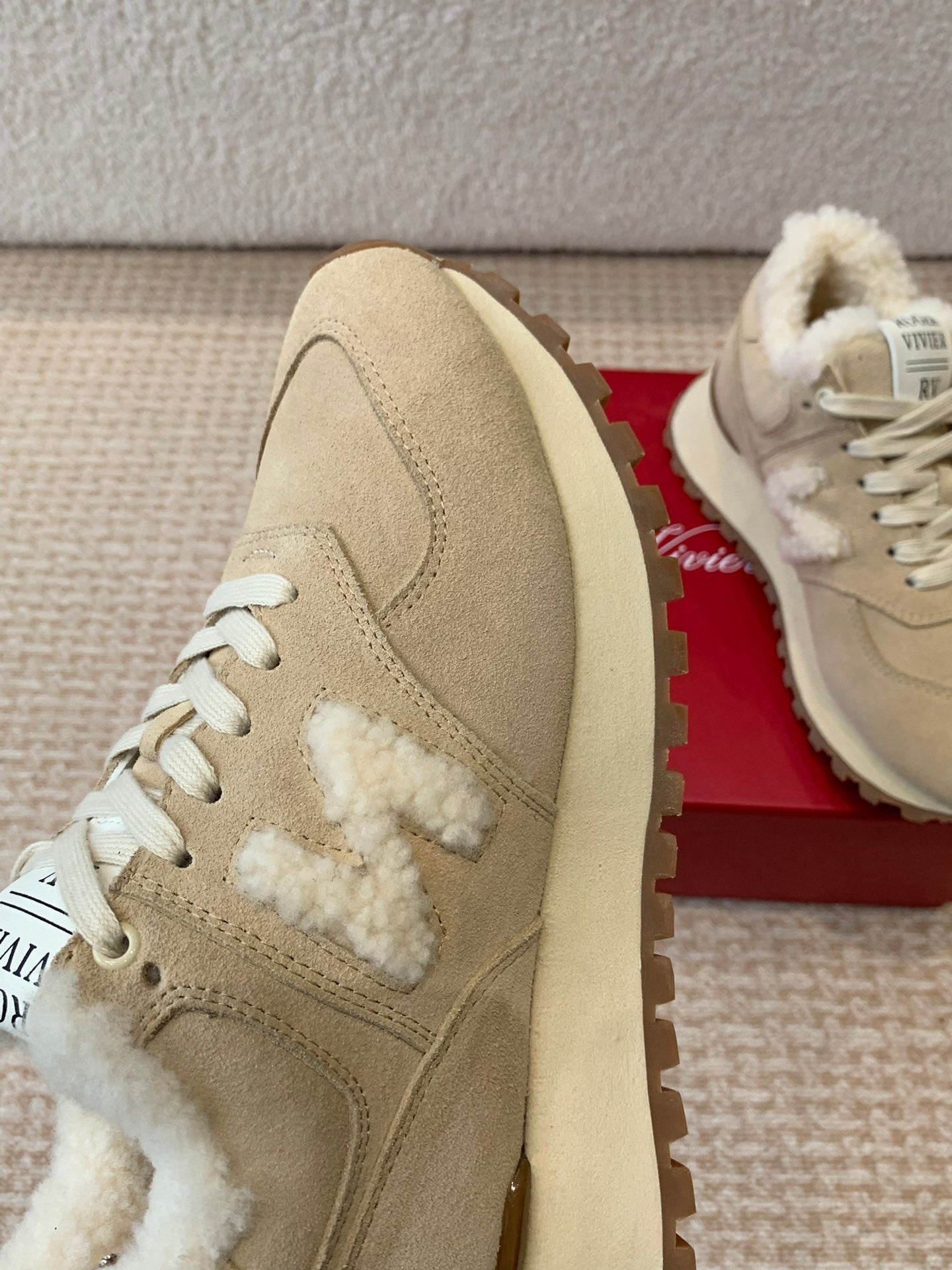 VIV' RUN SNEAKER IN LIGHT BROWN SUEDE AND SHEARLING