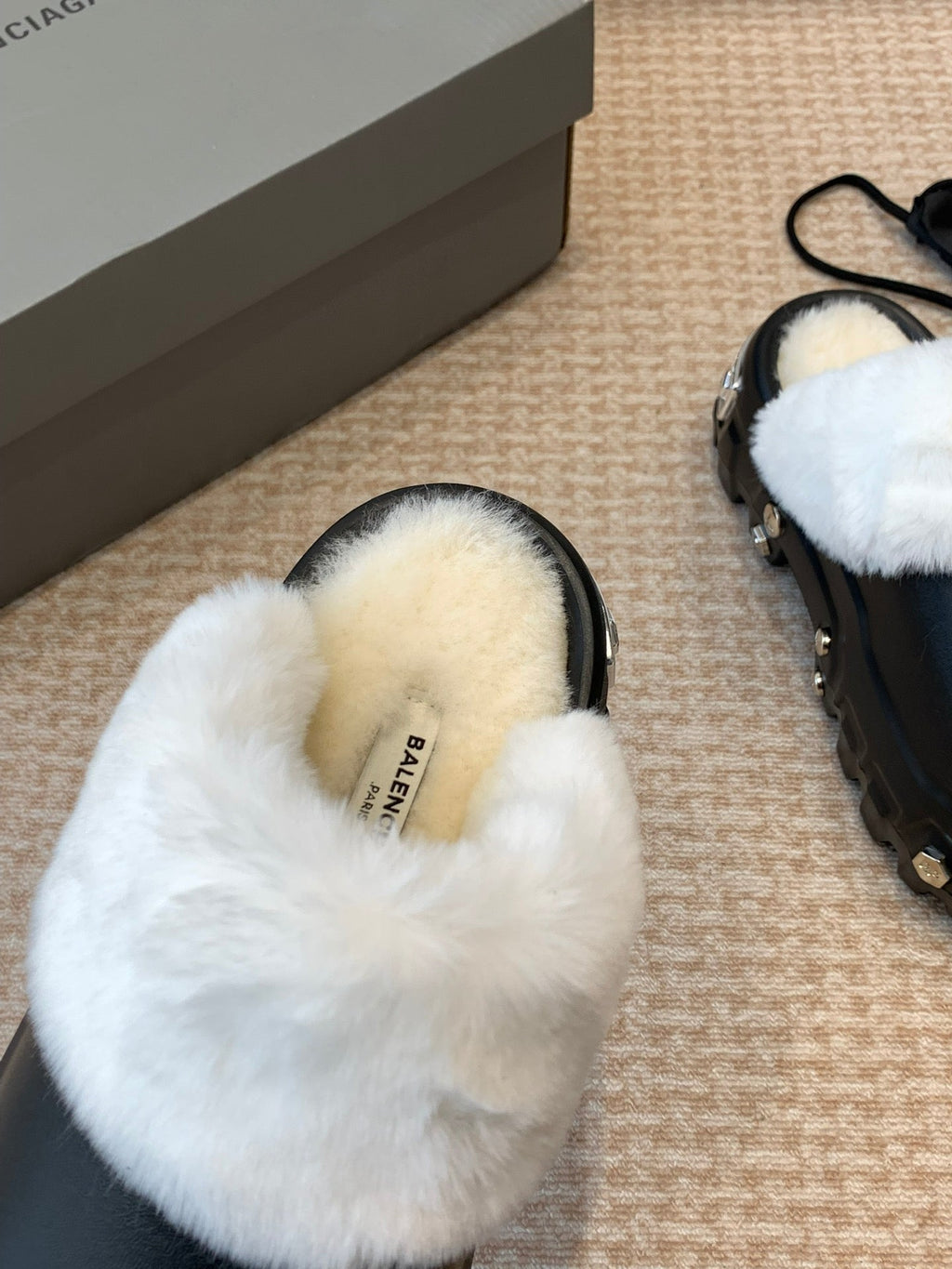 PLATFORM MULES IN BLACK RUBBER MIX RABBIT FUR SILVER HARDWARE