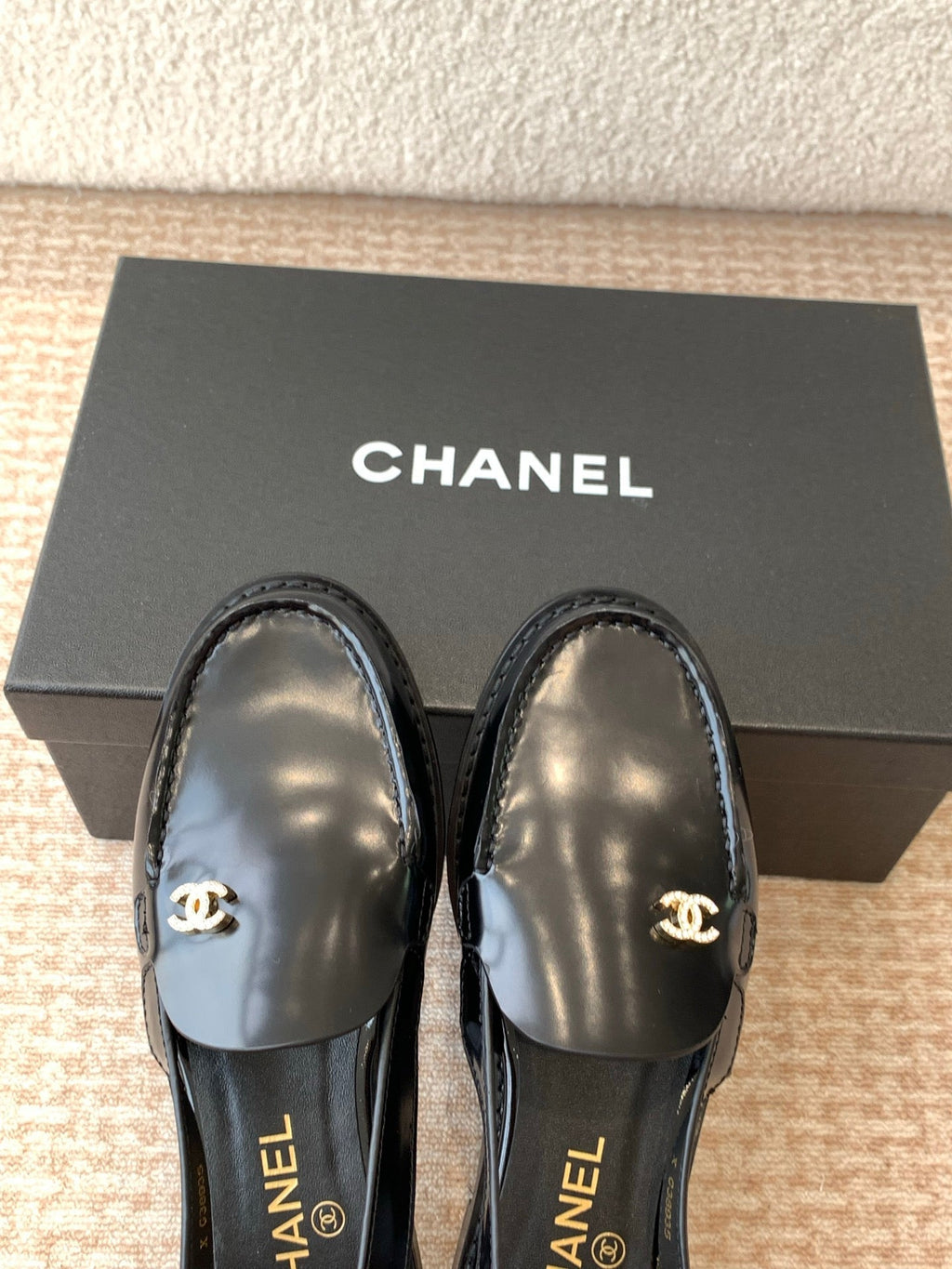 CC MOCCASIN SLINGBACK IN BLACK PATENT CALFSKIN