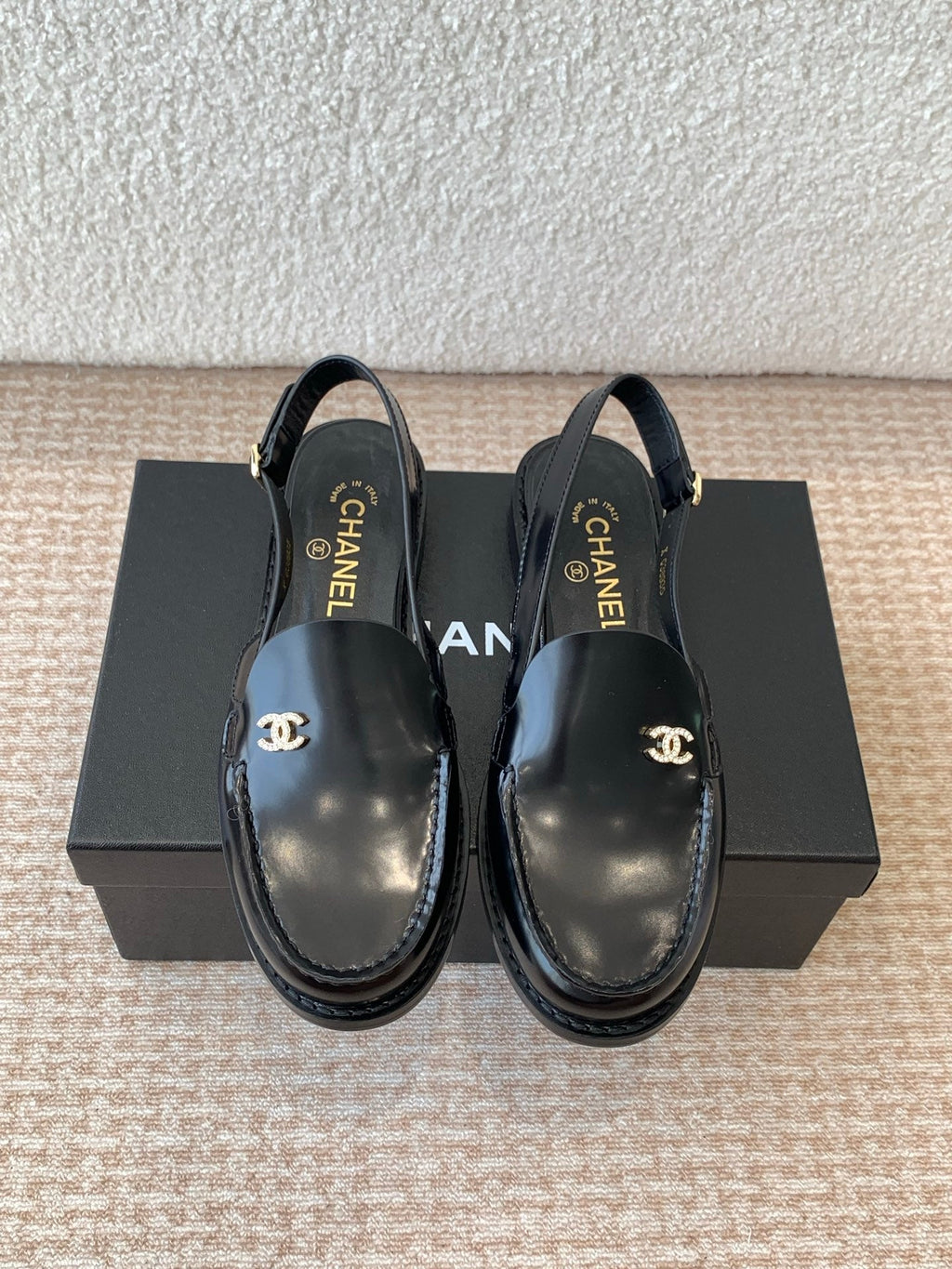 CC MOCCASIN SLINGBACK IN BLACK PATENT CALFSKIN