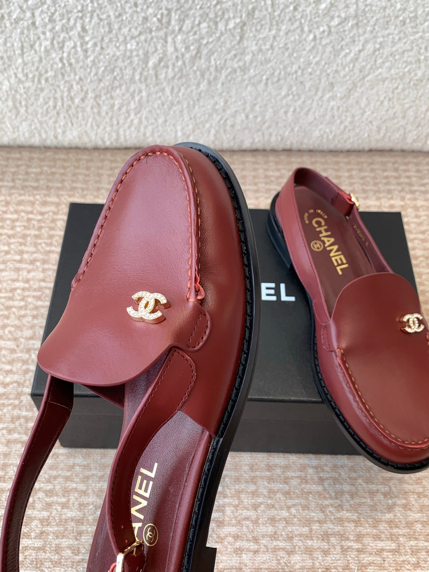 CC MOCCASIN SLINGBACK IN CURRANT RED CALFSKIN