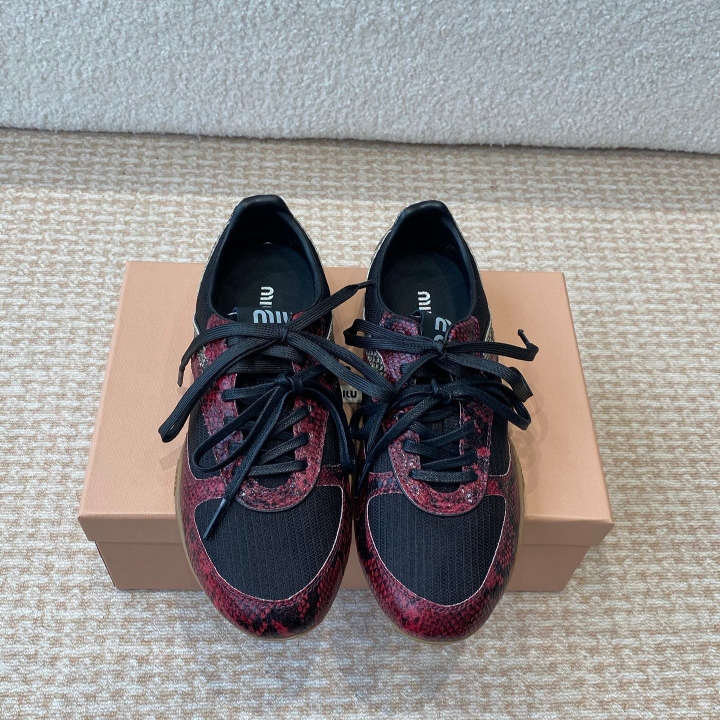 GYMNASIUM SNEAKER IN BLACK FABRIC AND BLACK RED SNAKE EFFECT CALFSKIN