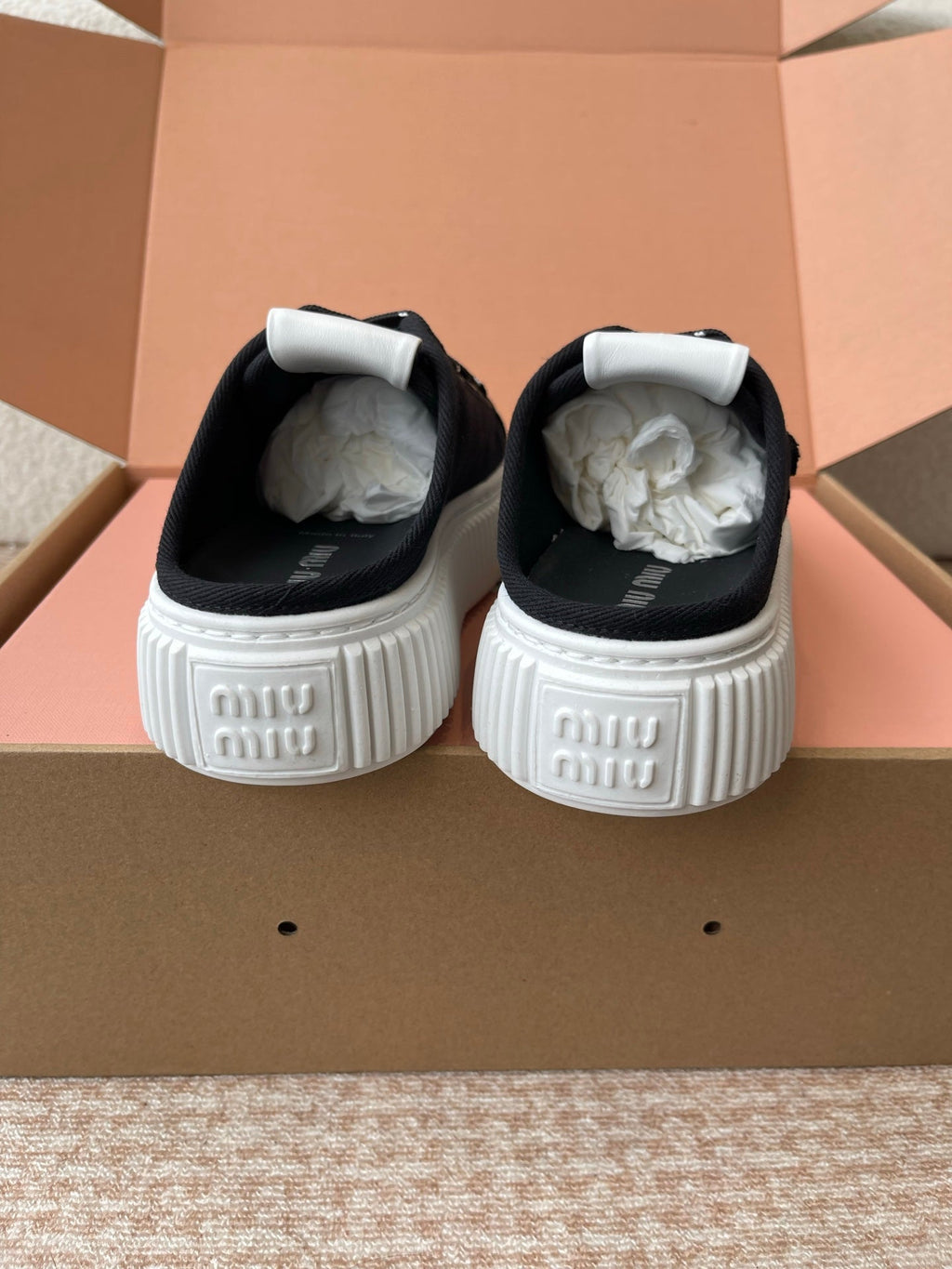 WASH SNEAKER MULES IN BLACK DENIM