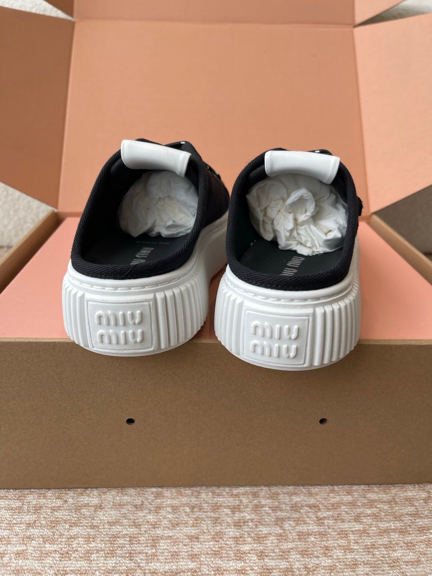 WASH SNEAKER MULES IN BLACK DENIM