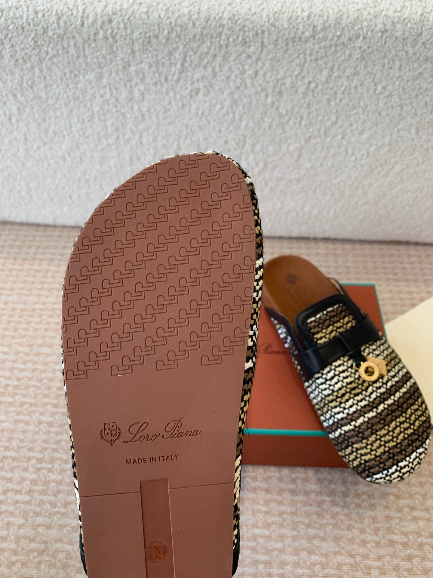 BUBBLE IN MULTICOLOR RAFFIA GOLD HARDWARE