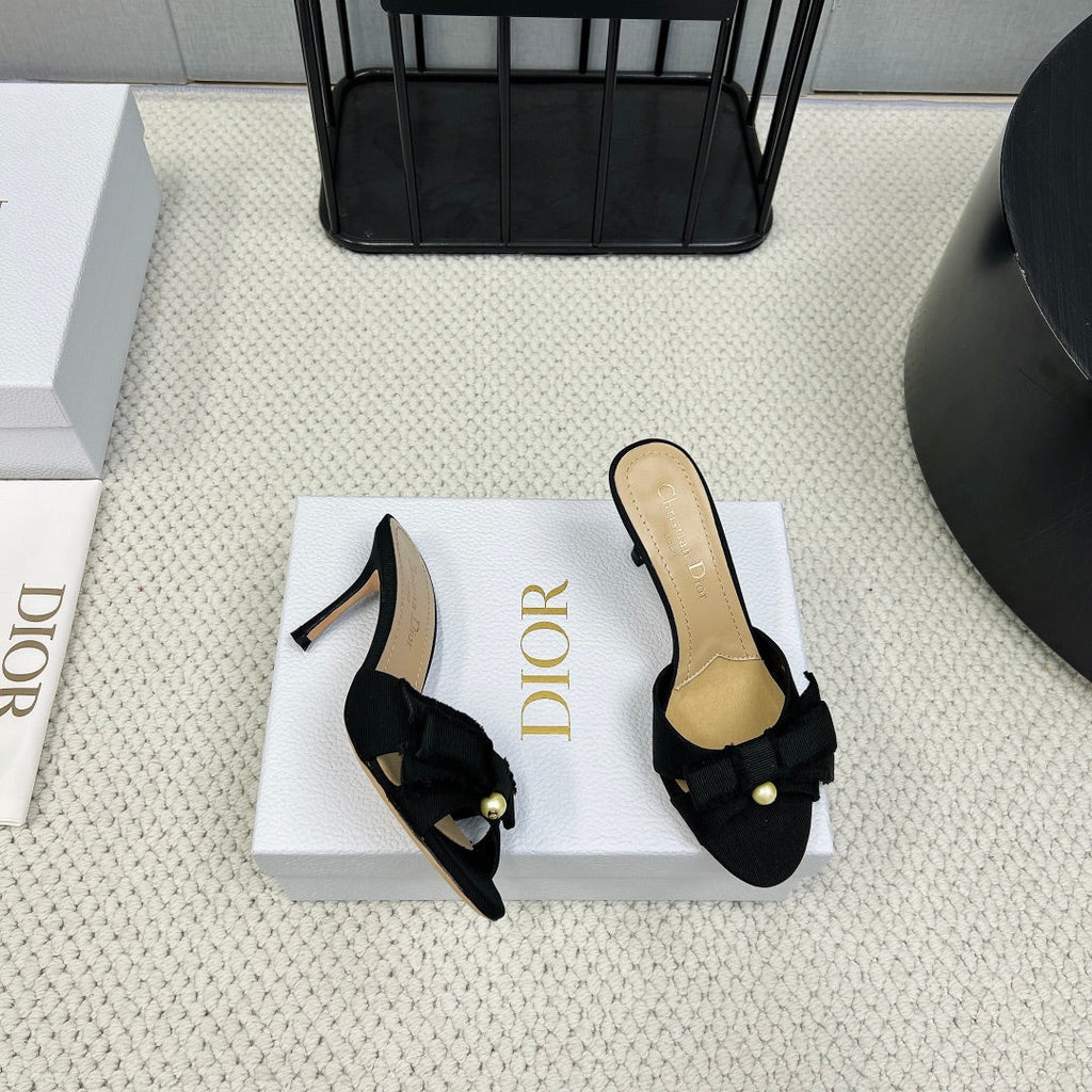 HIGH ADIORABLE MULE IN BLACK FABRIC