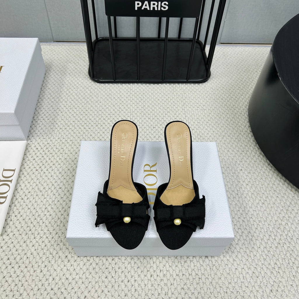 HIGH ADIORABLE MULE IN BLACK FABRIC