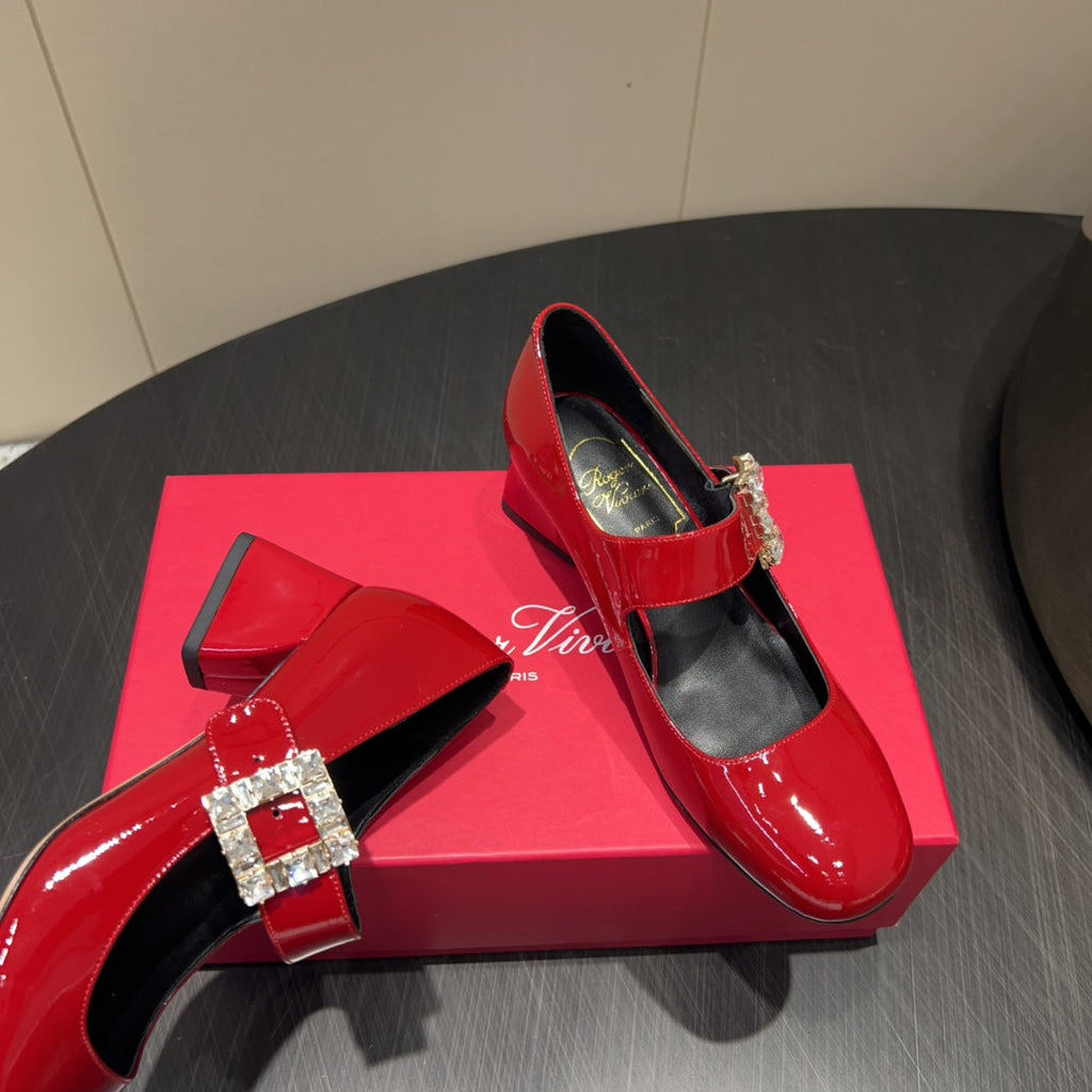 ROGER VIVIER 25S TRÈS VIVIER 50MM IN CRIMSON RED CALFSKIN WITH RHINESTONE BUCKLE
