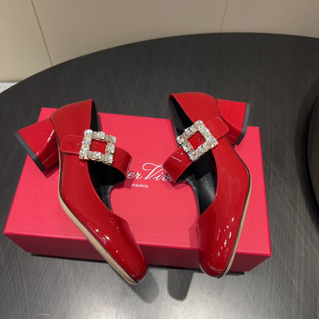 ROGER VIVIER 25S TRÈS VIVIER 50MM IN CRIMSON RED CALFSKIN WITH RHINESTONE BUCKLE