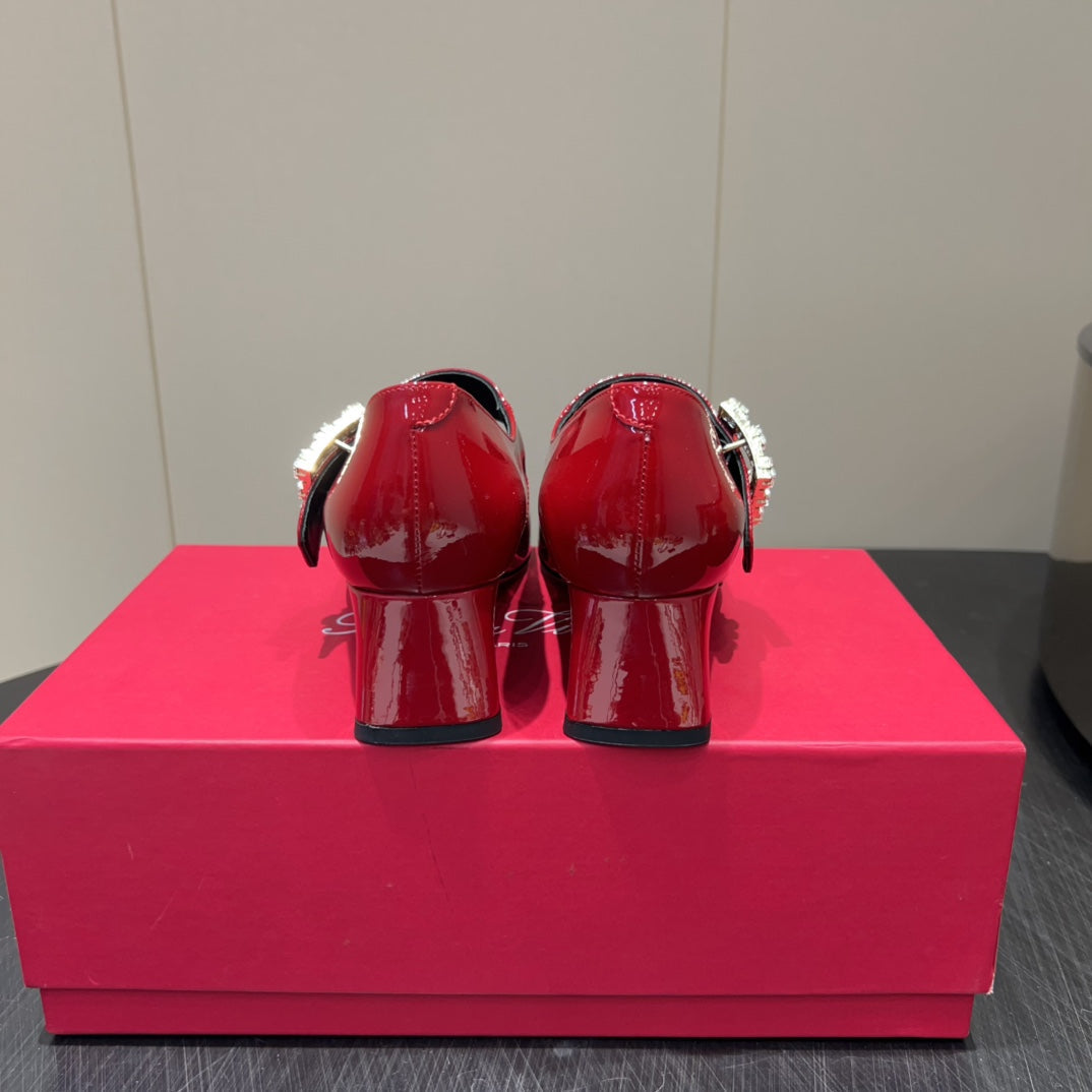 ROGER VIVIER 25S TRÈS VIVIER 50MM IN CRIMSON RED CALFSKIN WITH RHINESTONE BUCKLE