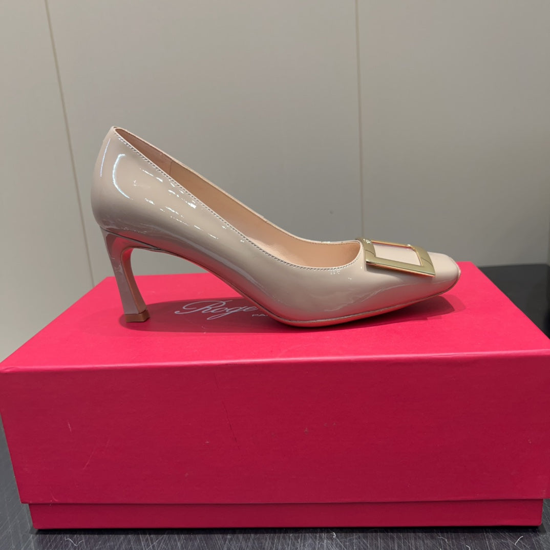 BELLE VIVIER PUMPS IN NUDE GLOSSY CALFSKIN GOLD BUCKLE