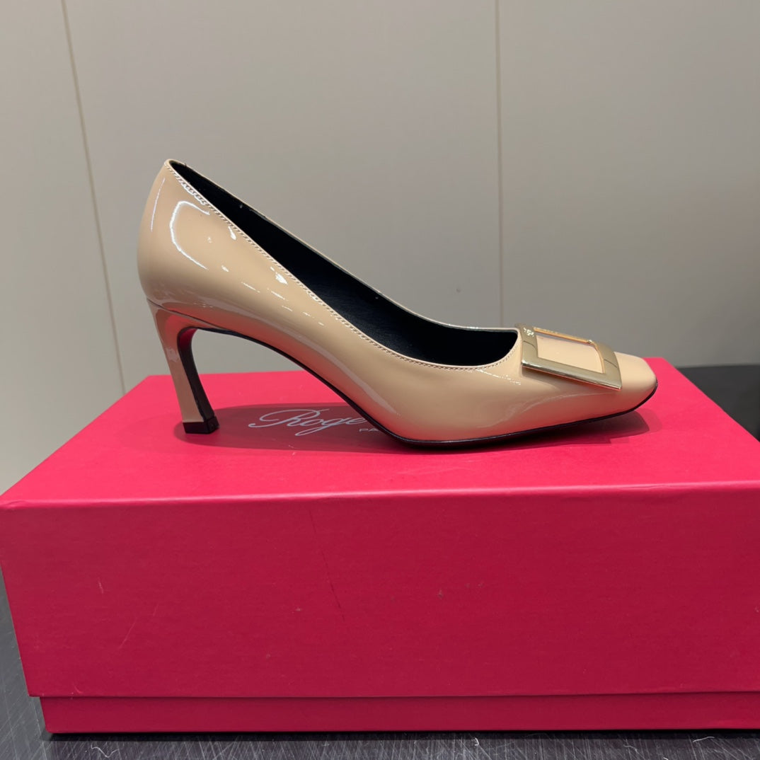 ROGER VIVIER 25S BELLE VIVIER PUMPS 70MM IN BEIGE CALFSKIN GOLD BUCKLE