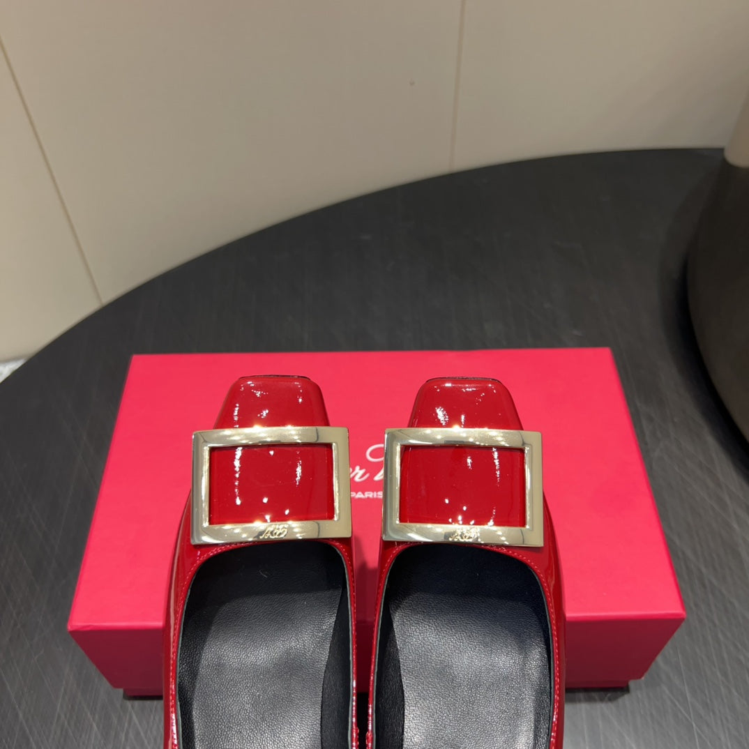 BELLE VIVIER PUMPS IN RED GLOSSY CALFSKIN GOLD BUCKLE