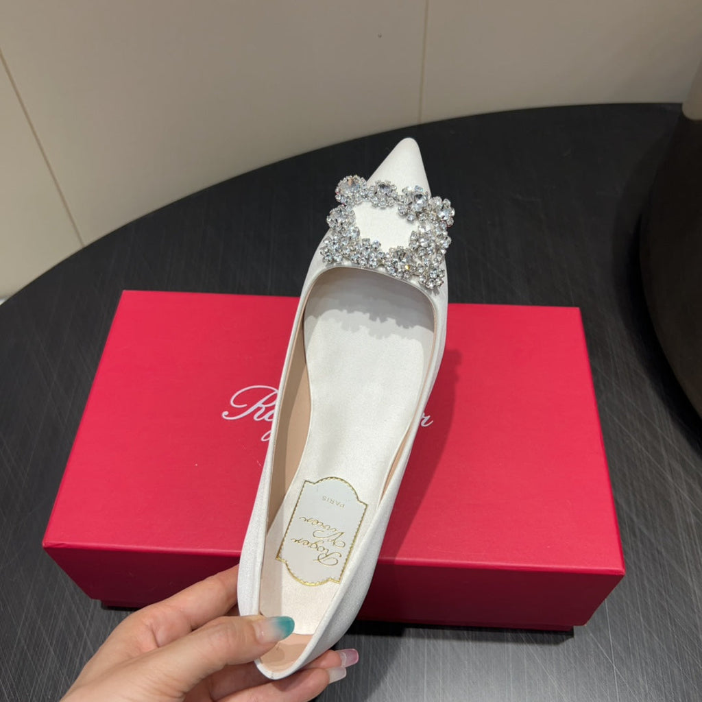 ROGER VIVIER 25S GRETE BALLET FLATS IN IVORY SILK WITH EMBELLISHED CRYSTALS