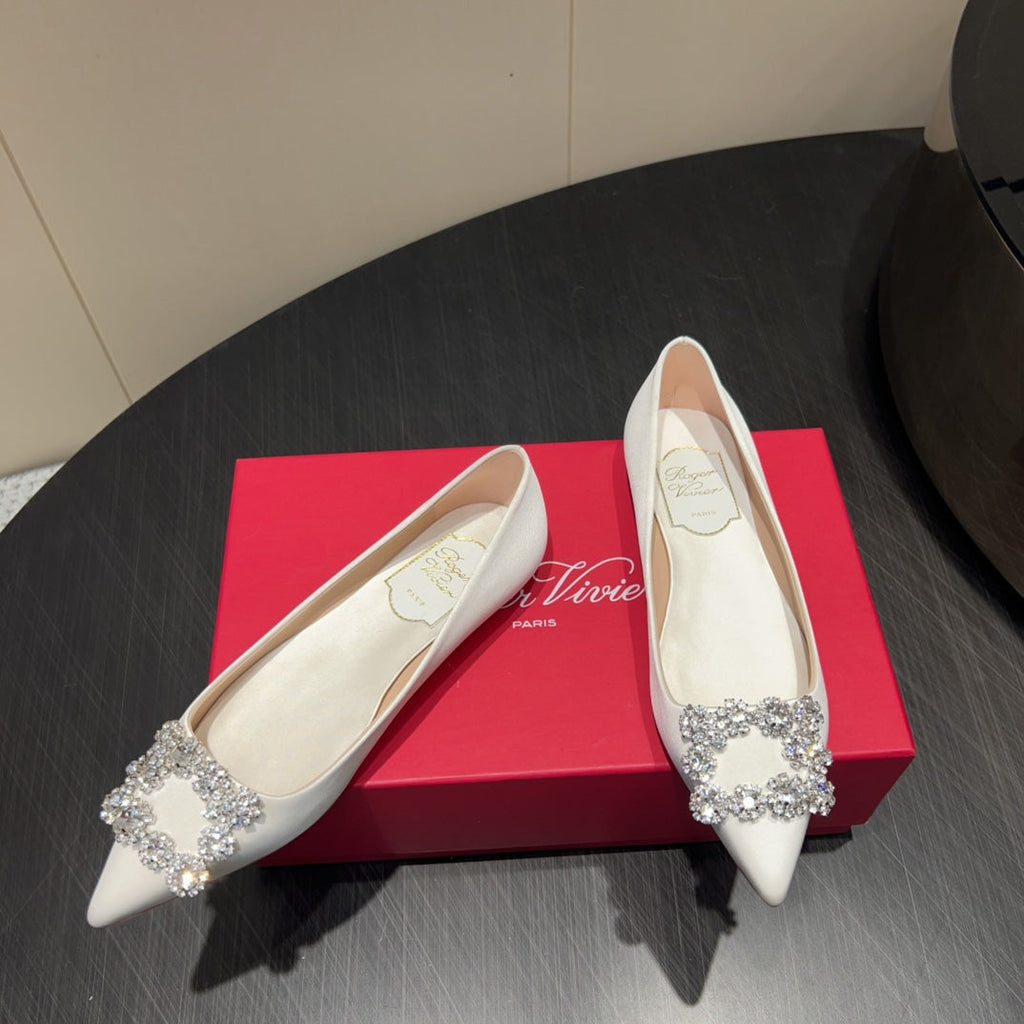 ROGER VIVIER 25S GRETE BALLET FLATS IN IVORY SILK WITH EMBELLISHED CRYSTALS