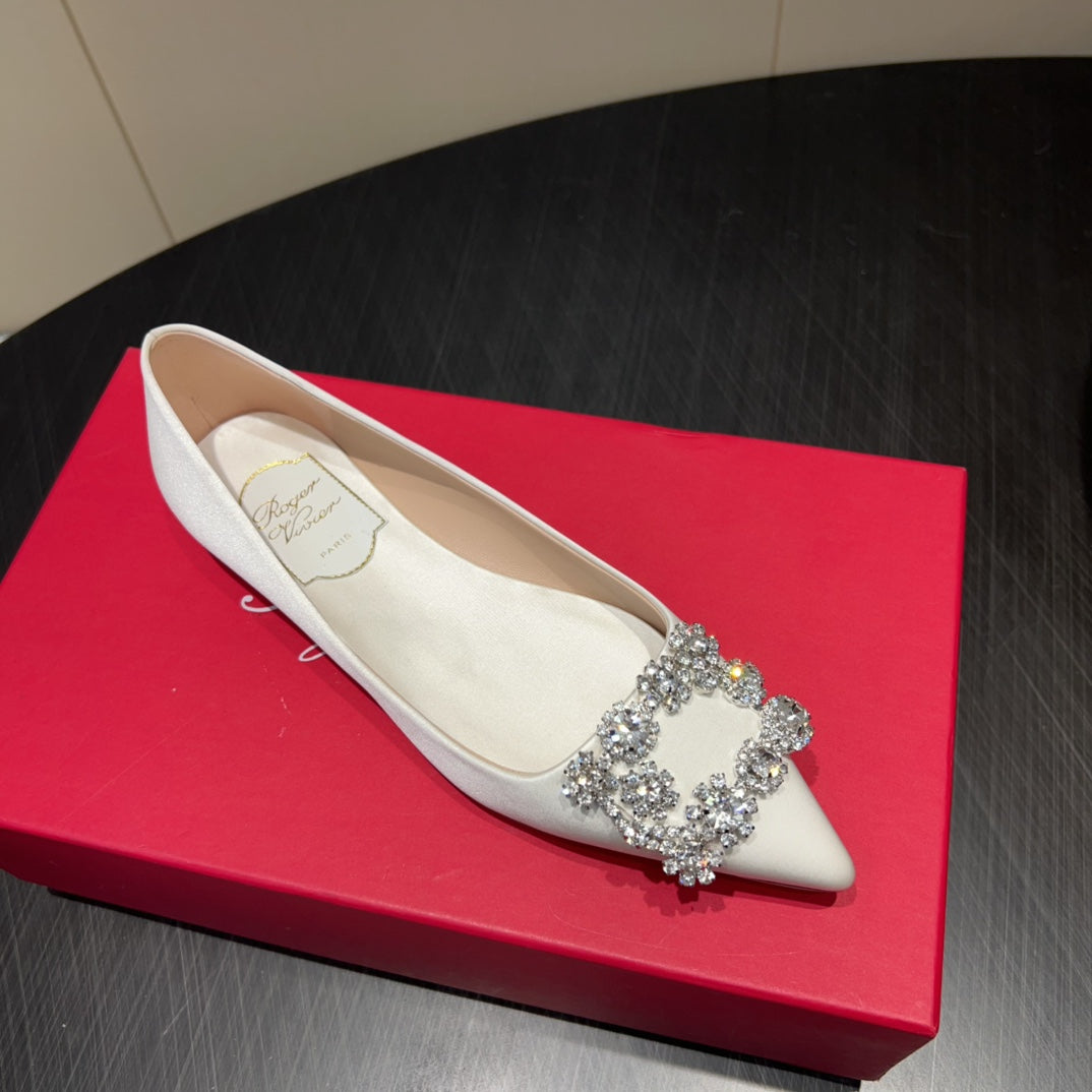 ROGER VIVIER 25S GRETE BALLET FLATS IN IVORY SILK WITH EMBELLISHED CRYSTALS