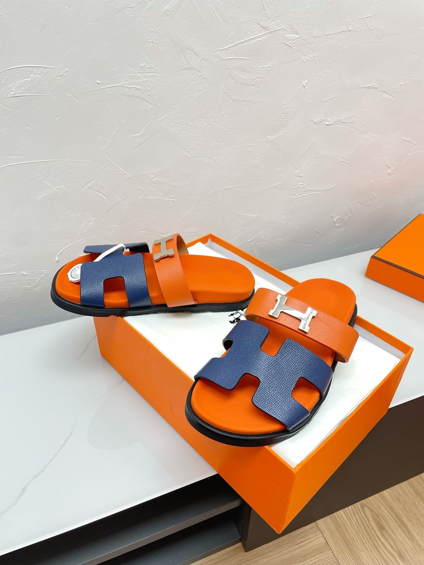 CHYPRE SANDAL LAPIS MIX ORANGE LAMBSKIN WITH H BUCKLE