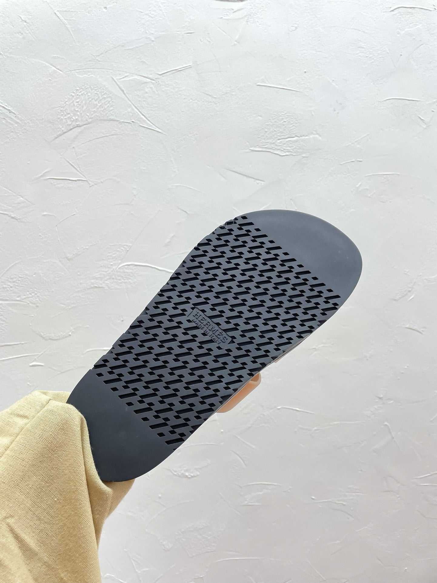 CHYPRE SANDAL COPPER LAMBSKIN WITH H BUCKLE