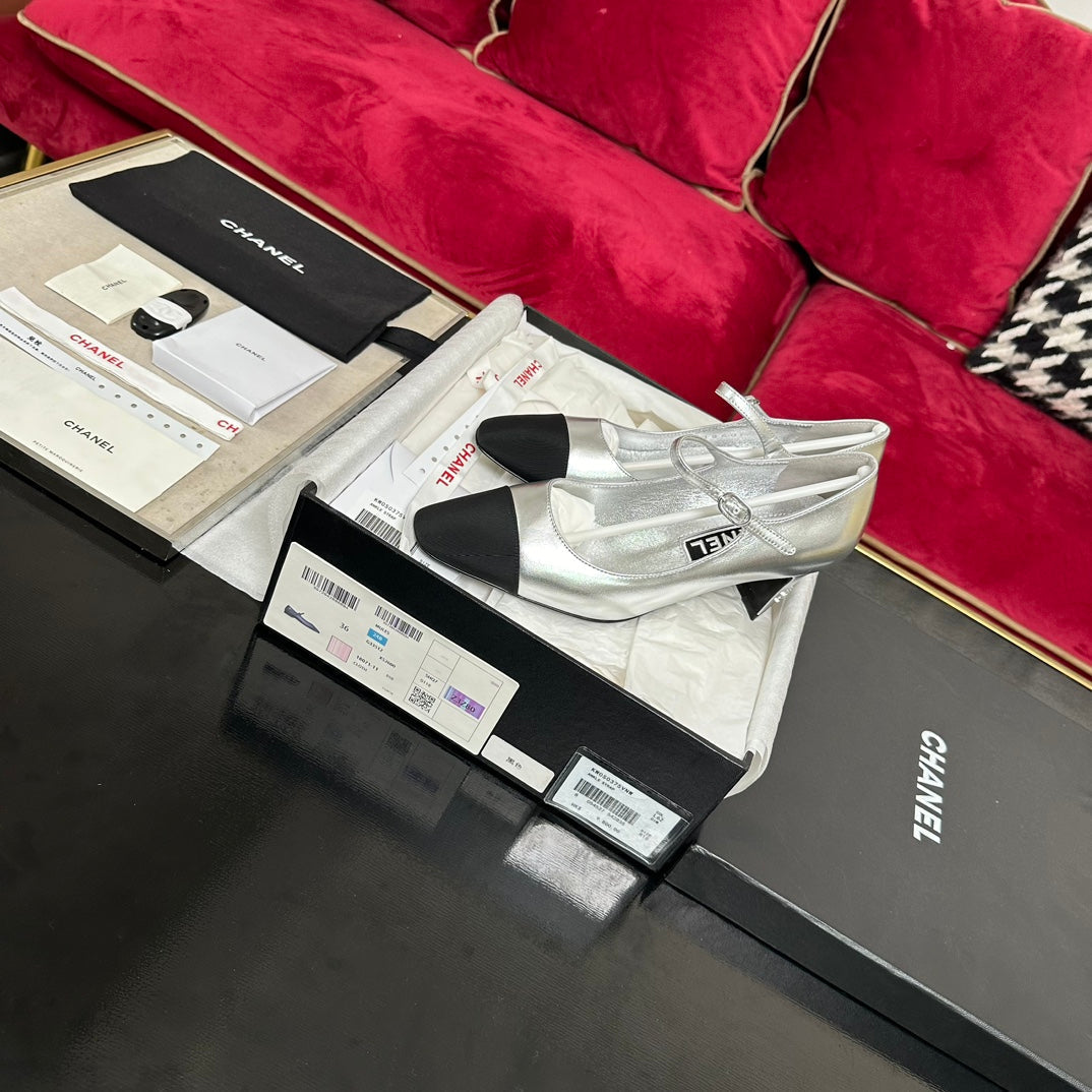 HIGH MARY JANE IN SILVER CALFSKIN AND BLACK SATIN