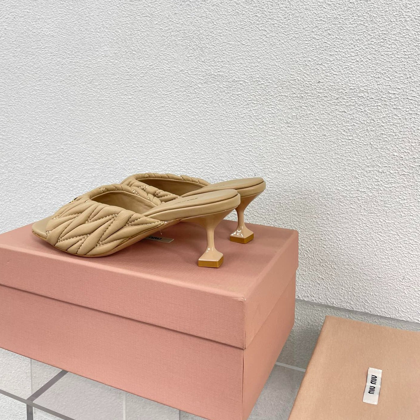 Women's Mid - Heel Apricot Leather Stylized