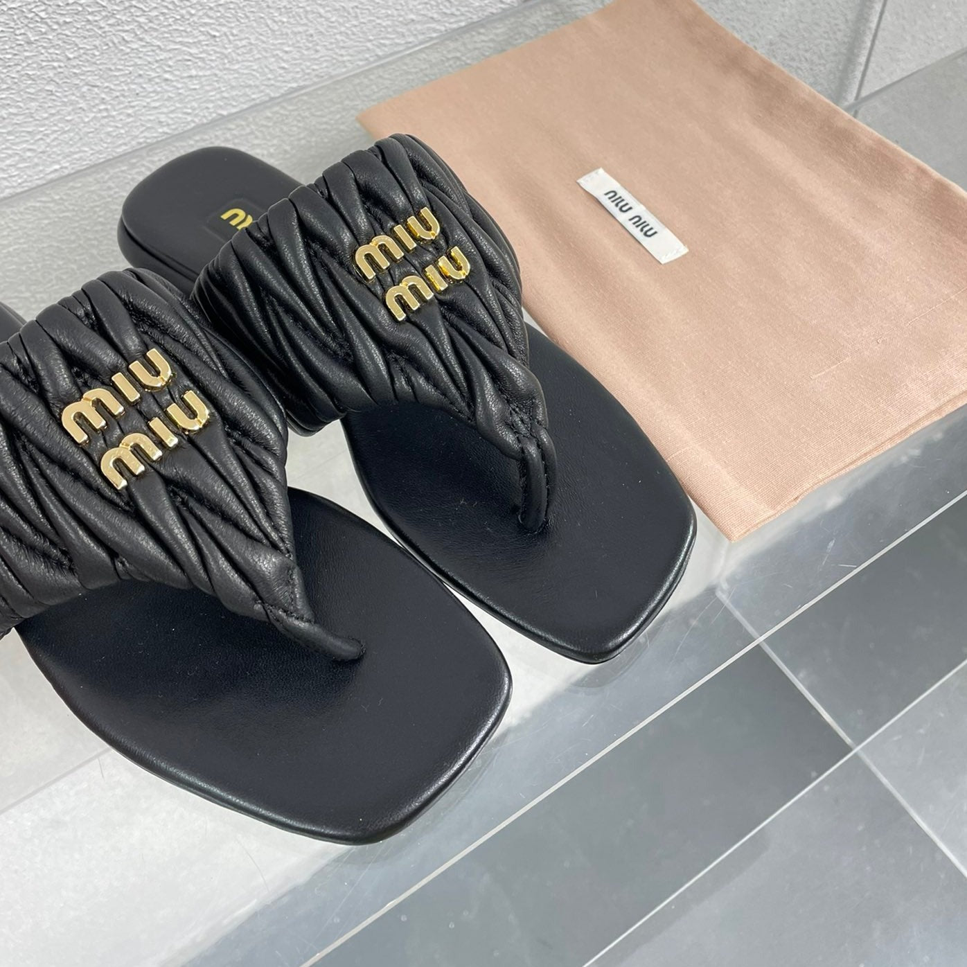 Flip-Flops Black Color Leather Stylized